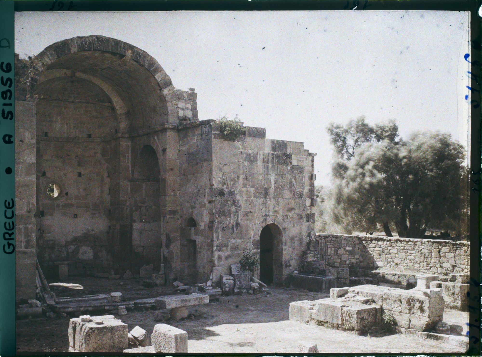 Image représentant La Basilique Agios Titos (dédiée à Saint-Tite, élevée au VII ou XIIIe s.)
