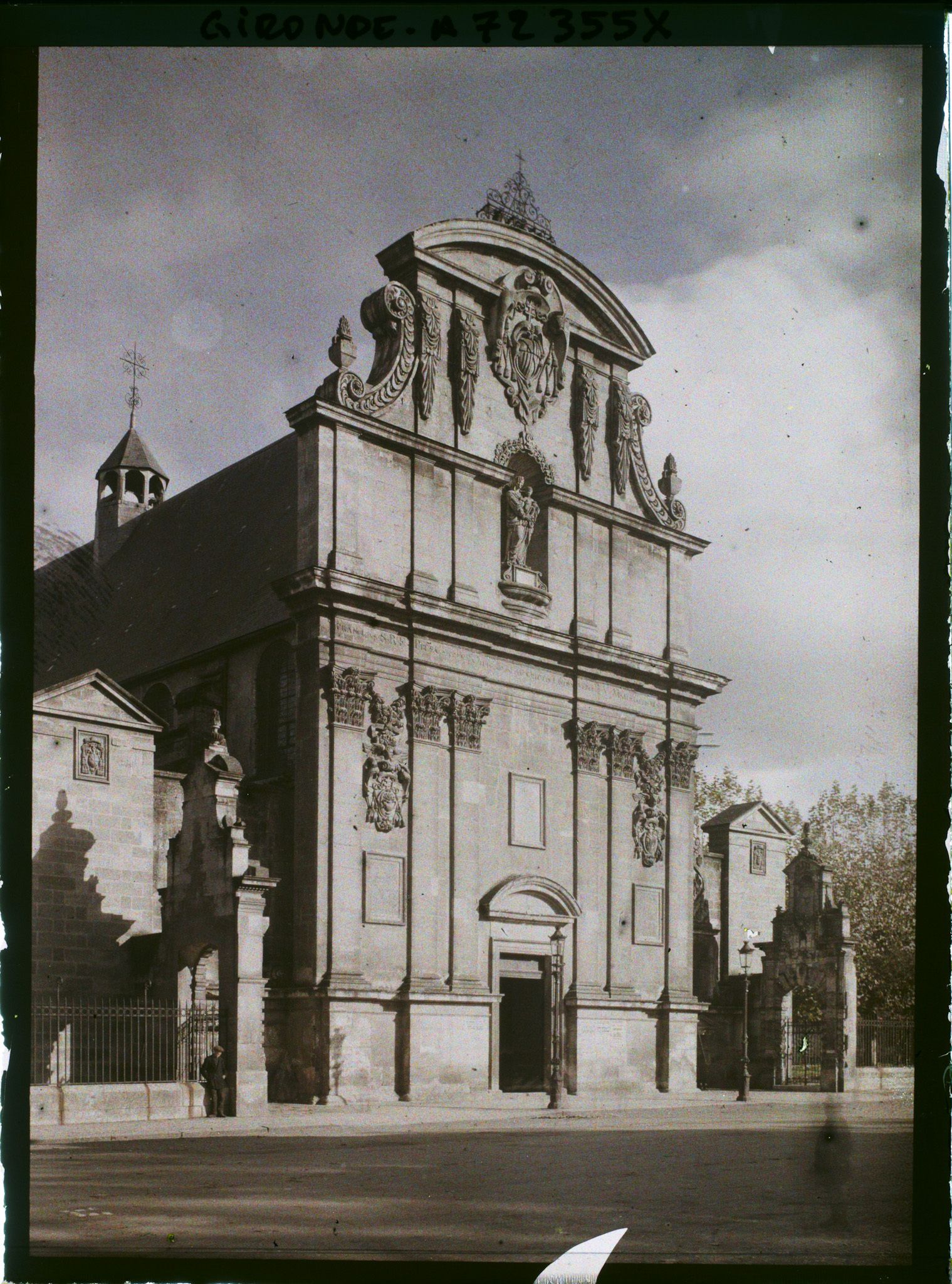 Image représentant Façade de l'église Saint-Bruno