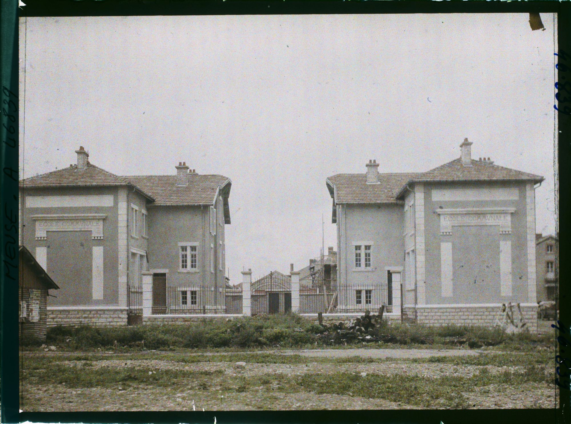 Image représentant France, Varennes (CT) Meuse (1840h), Les Ecoles