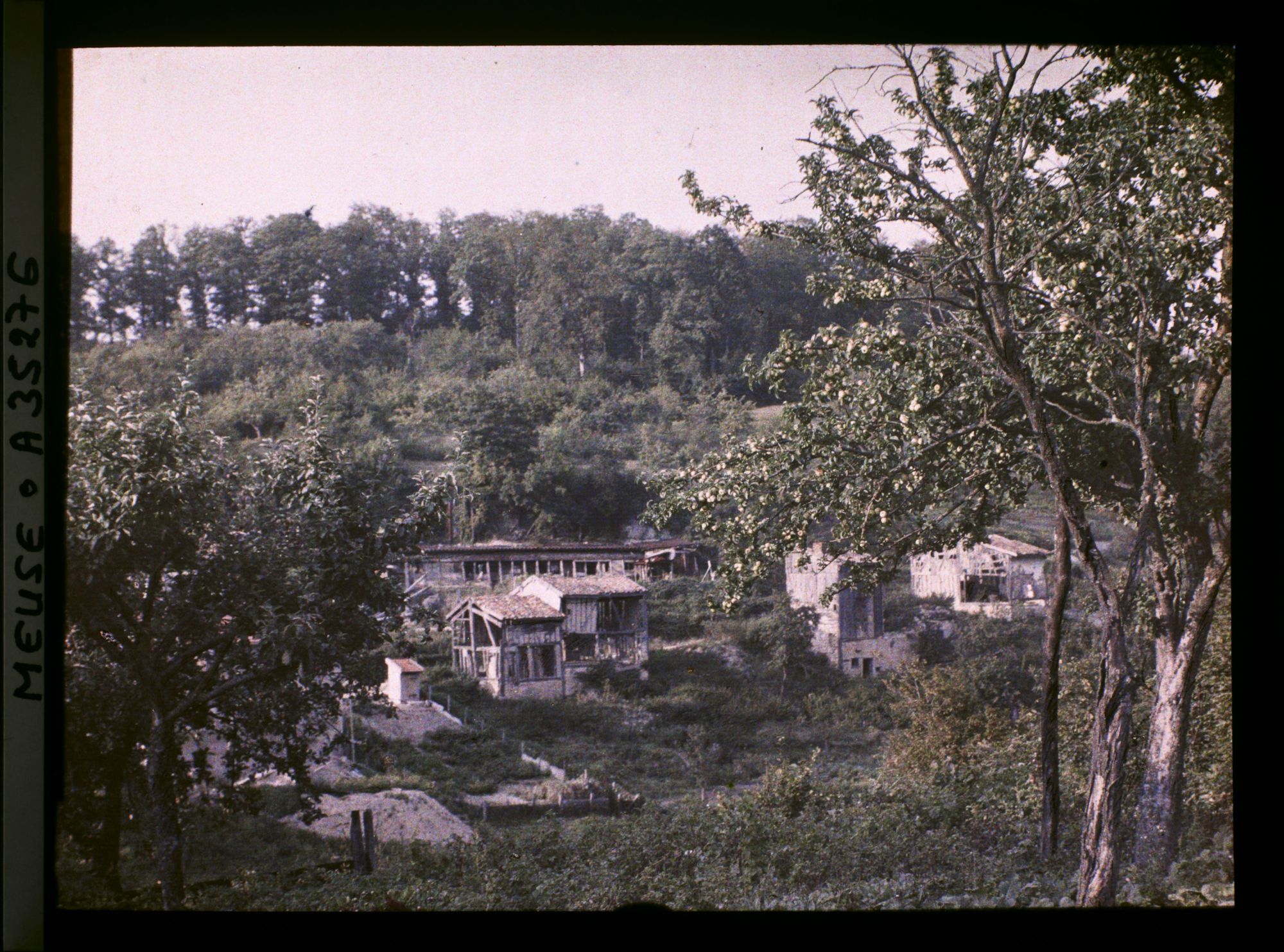 Image représentant France, La Chalade, Reconstructions dans la Vallée