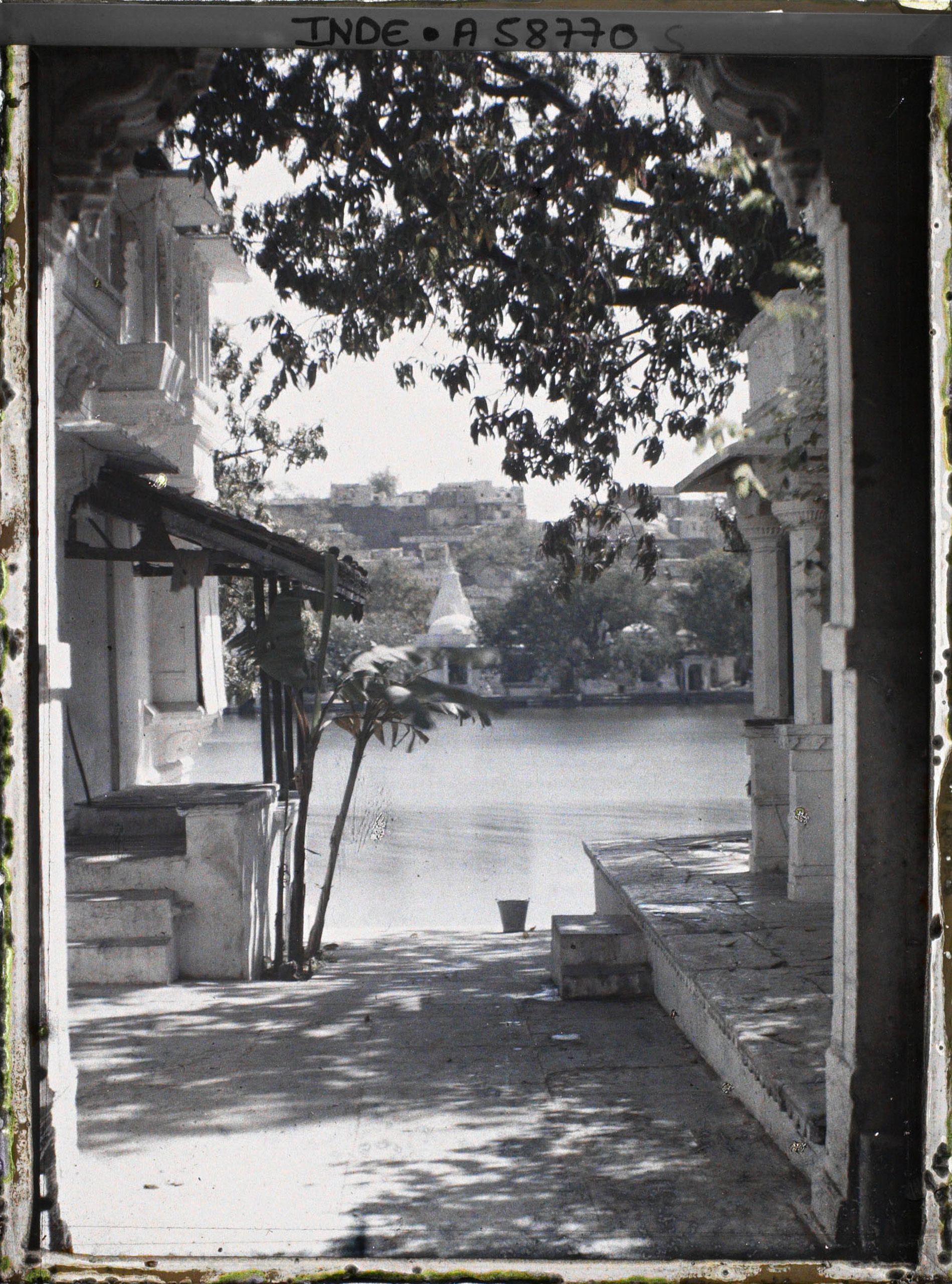 Image représentant Ruelle donnant sur le lac Pichola