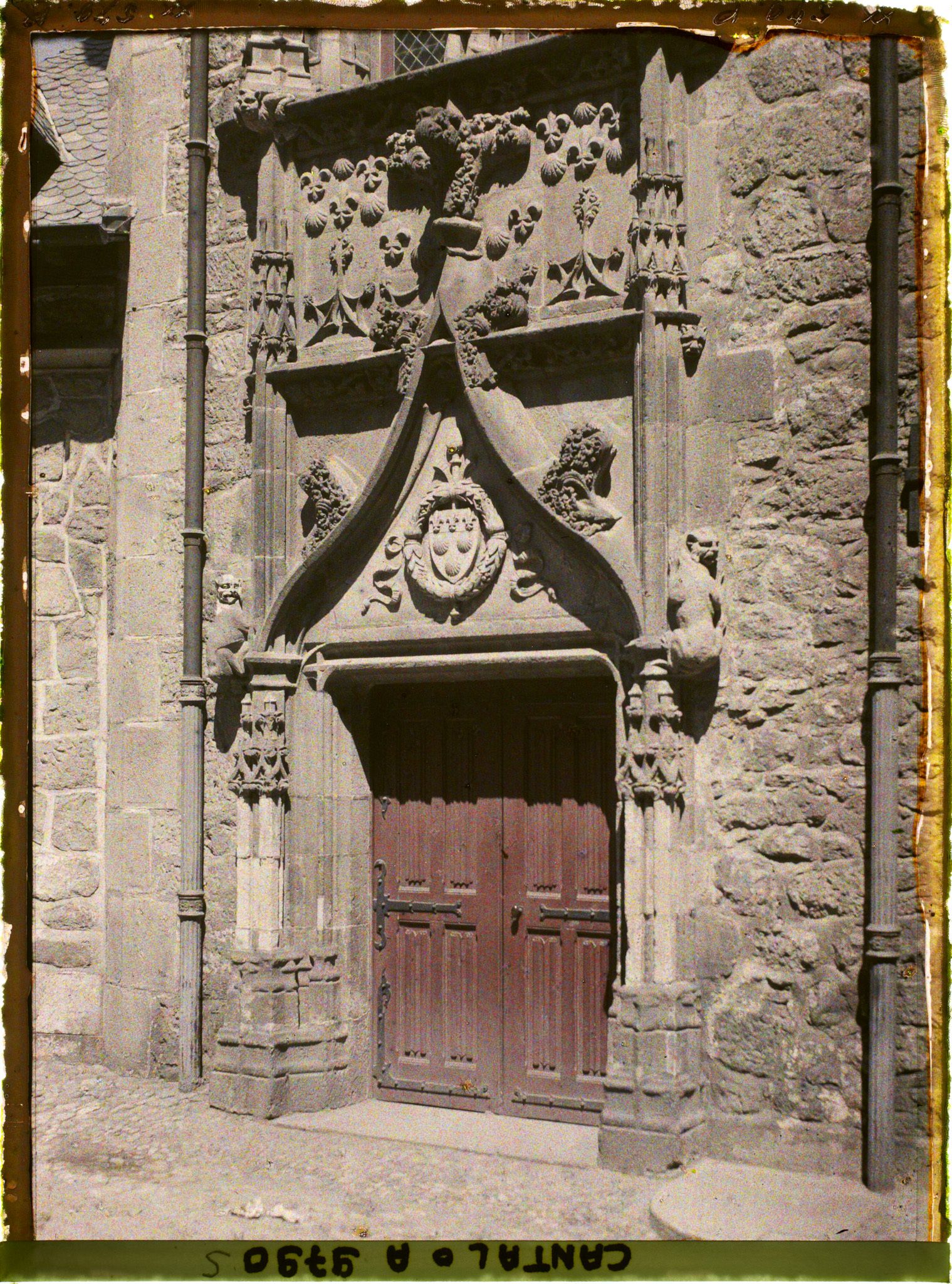Image représentant La porte de la maison consulaire, rue de la Coste