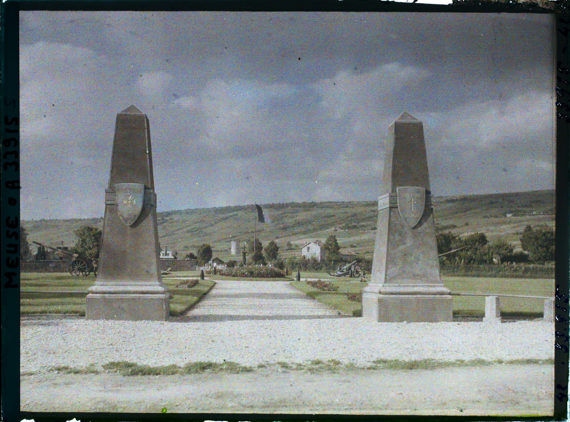 Image représentant France, Verdun, L'entrée du Cimetière du faubourg Pavé