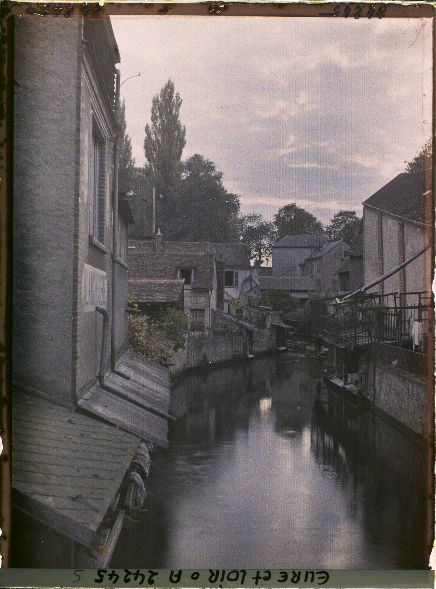 Image représentant Les lavoirs sur la Blaise, vus depuis la rue Saint-Martin ?