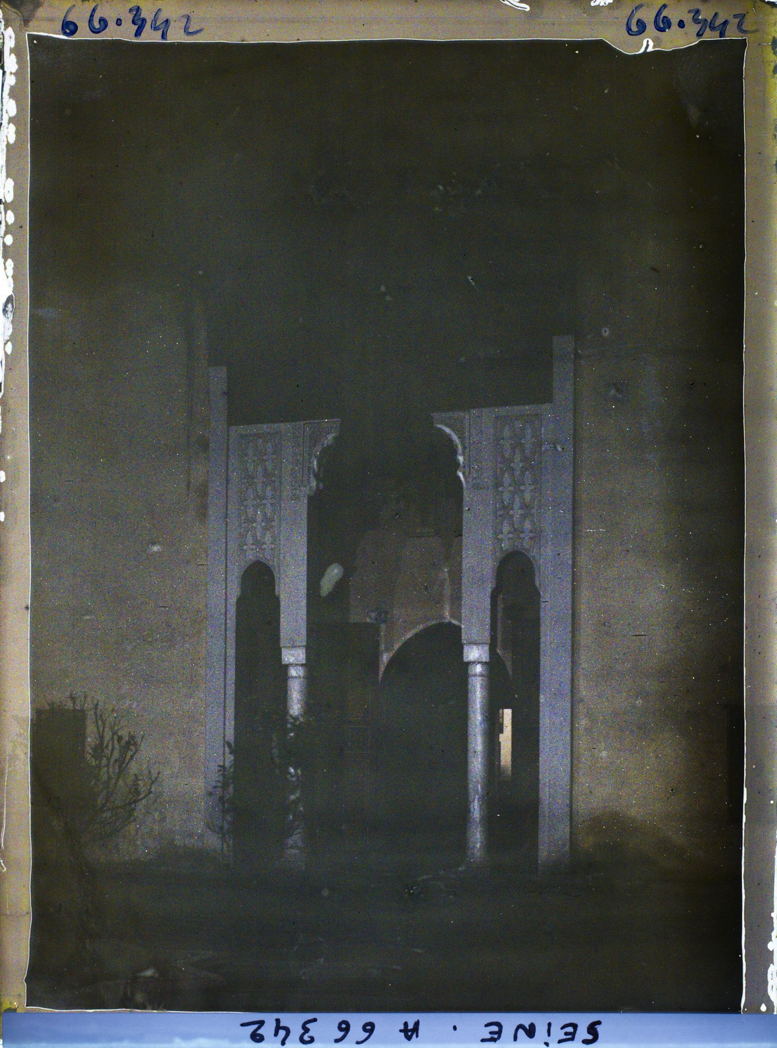 Image représentant L'Exposition Coloniale Internationale de 1931, les illuminations (pavillon du Maroc ?)