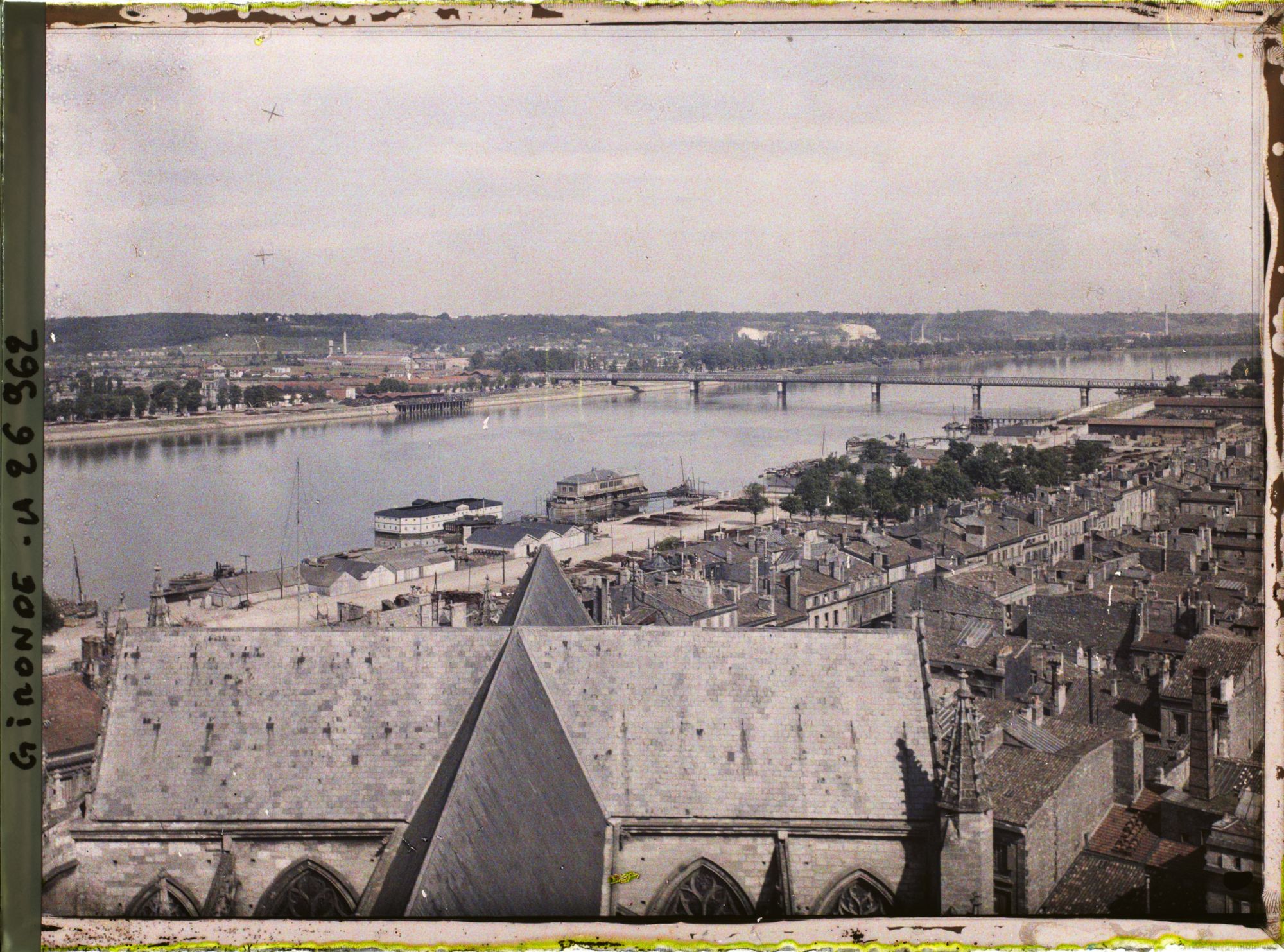 Image représentant Panorama sur la ville depuis la tour Saint-Michel