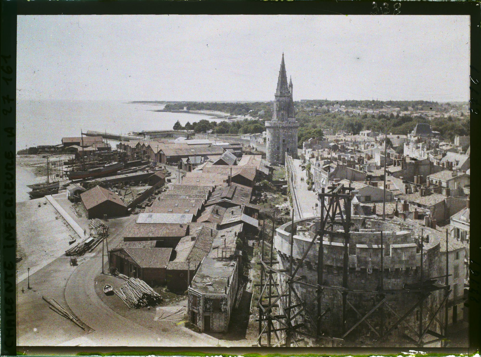 Image représentant Panorama de la ville pris depuis la Tour Saint-Nicolas