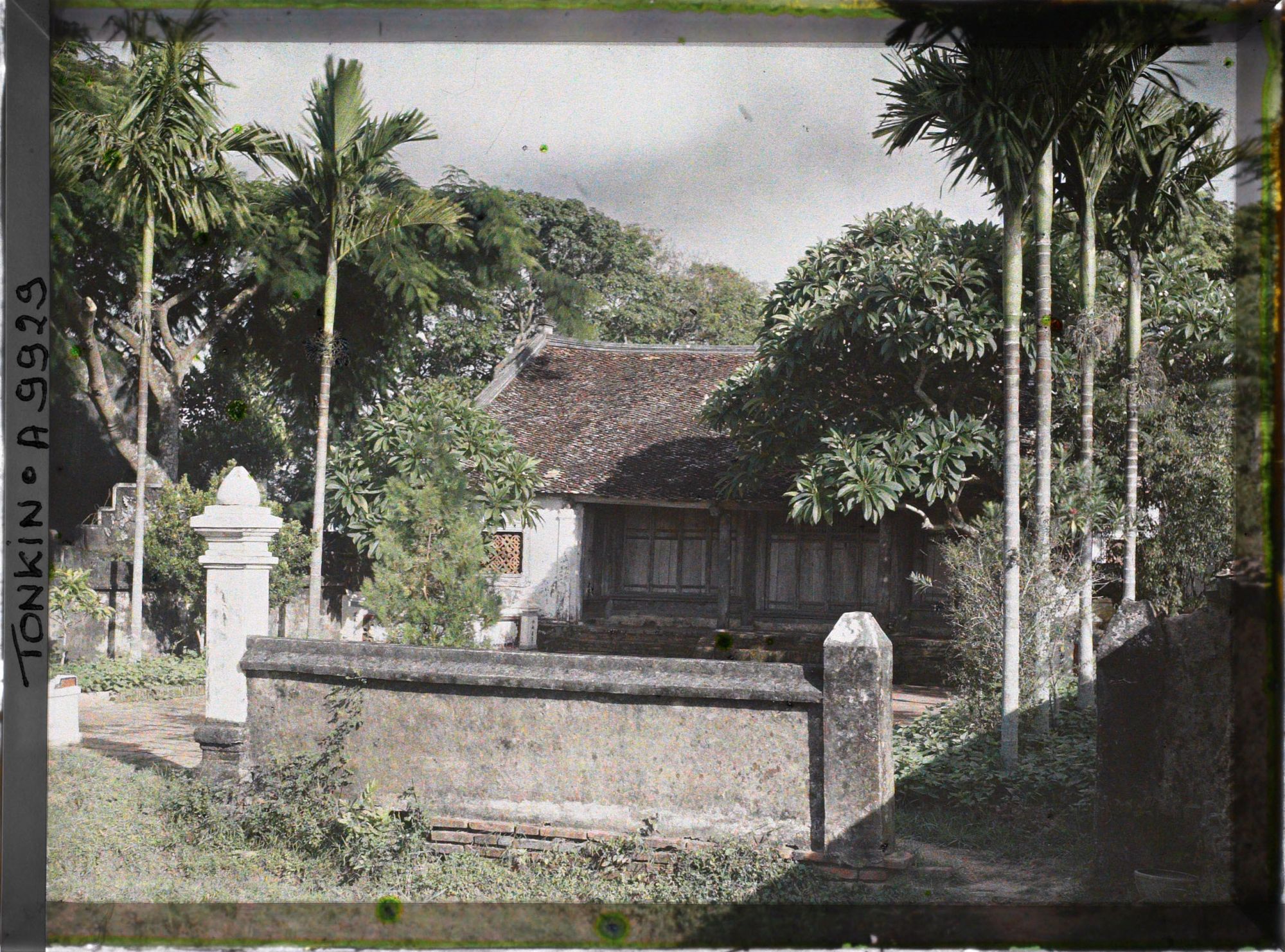 Image représentant Un petit temple à proximité du temple principal