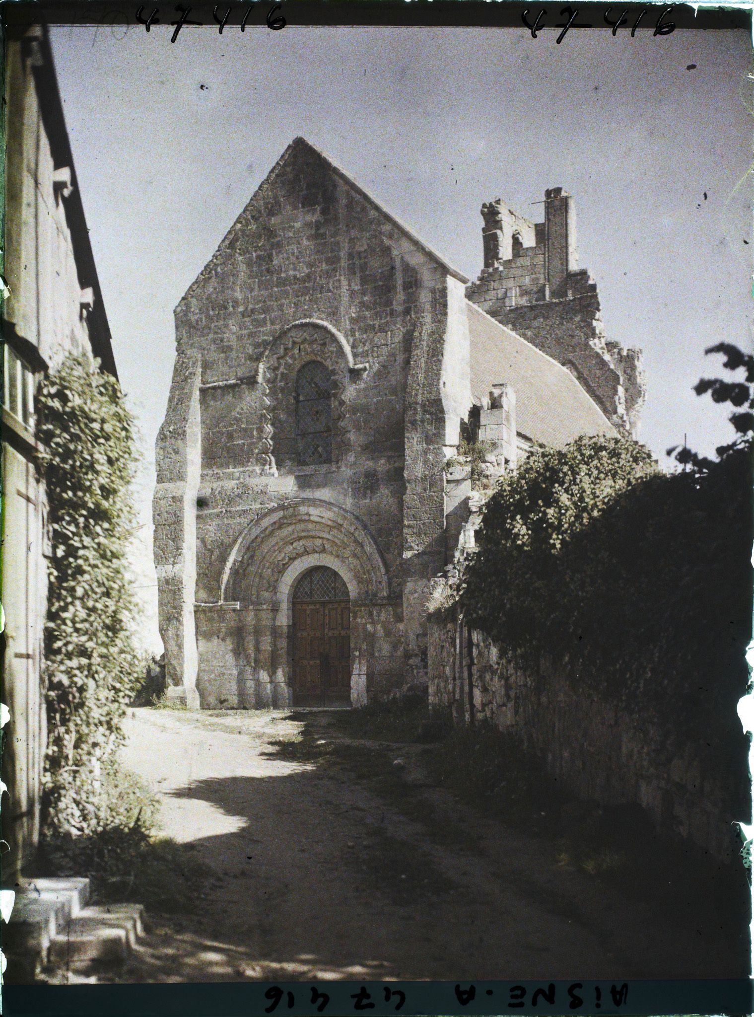 Image représentant France, Condé s/Aisne, Façade de l'Eglise
