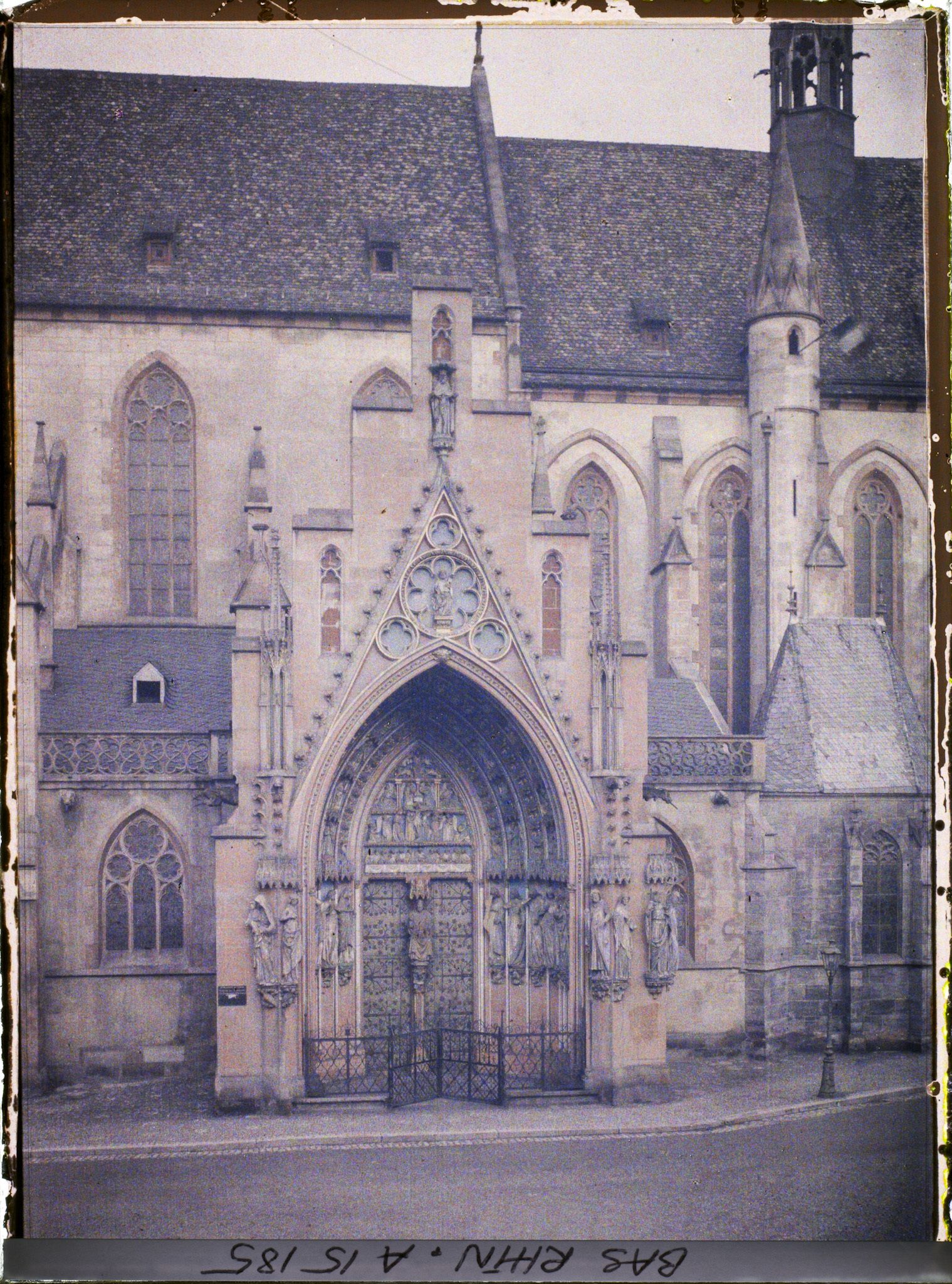 Image représentant France Alsace, Strasbourg, Porche de St Pierre le Jeune, près de l'Hôtel de France