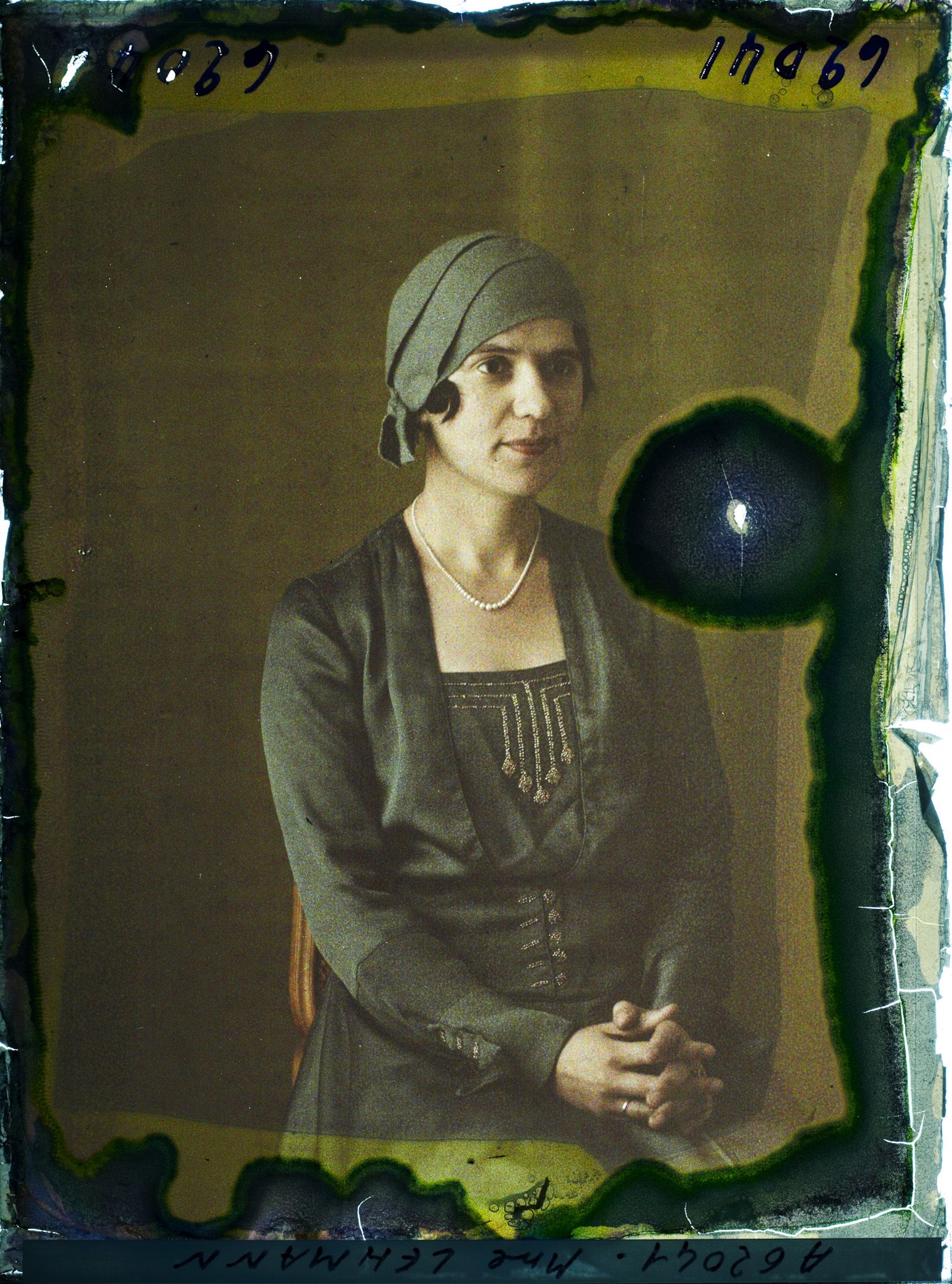 Image représentant https://musee-albert-kahn.s-museum.fr/home/NWQ2OTAwYzNmYjZlZTk1ZWQwODJmMjY4L2dlbmVyaWMtbm90aWNlLXRhYi9hdXRob3JpdHkvNjE3YTc5ZjVjZjhiODk2OGIzMzM3ZDIx/5d6900c3fb6ee95ed082f268/generic-notice-tab/authority/617a79ebcf8b8968b3337175 Madame Yvette Lehmann