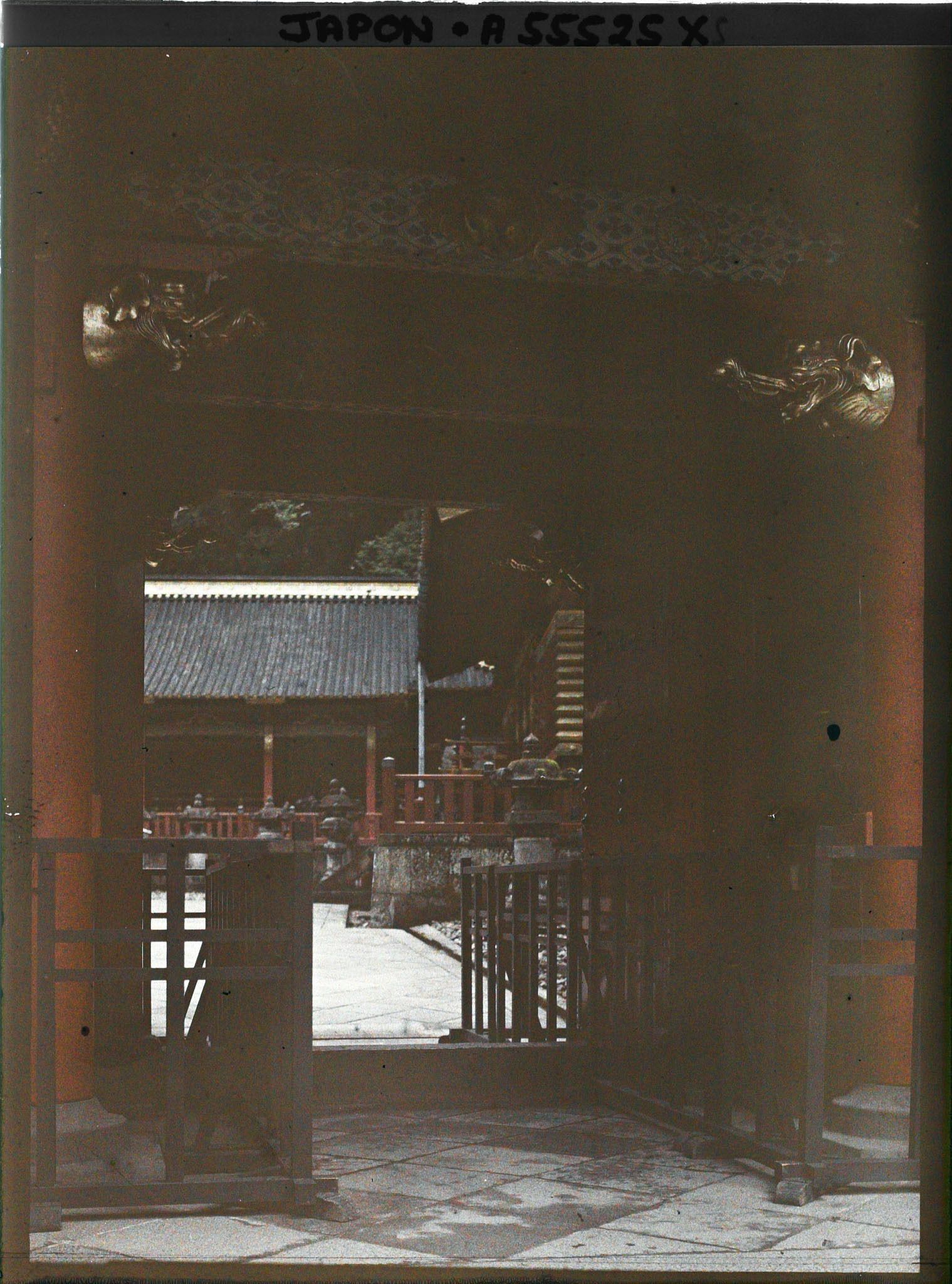 Image représentant Entrée du sanctuaire Tôshôgû : Porte Omote-mon (ou Niômon)