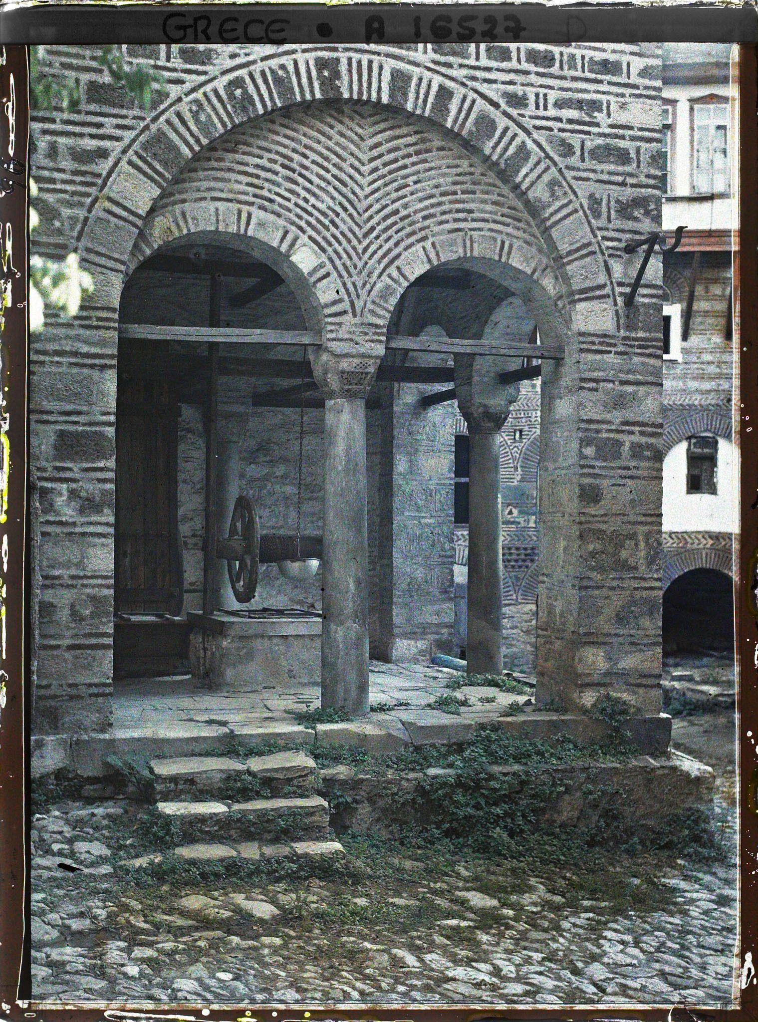 Image représentant Turquie, Hilendar, Puits détails d'architecture