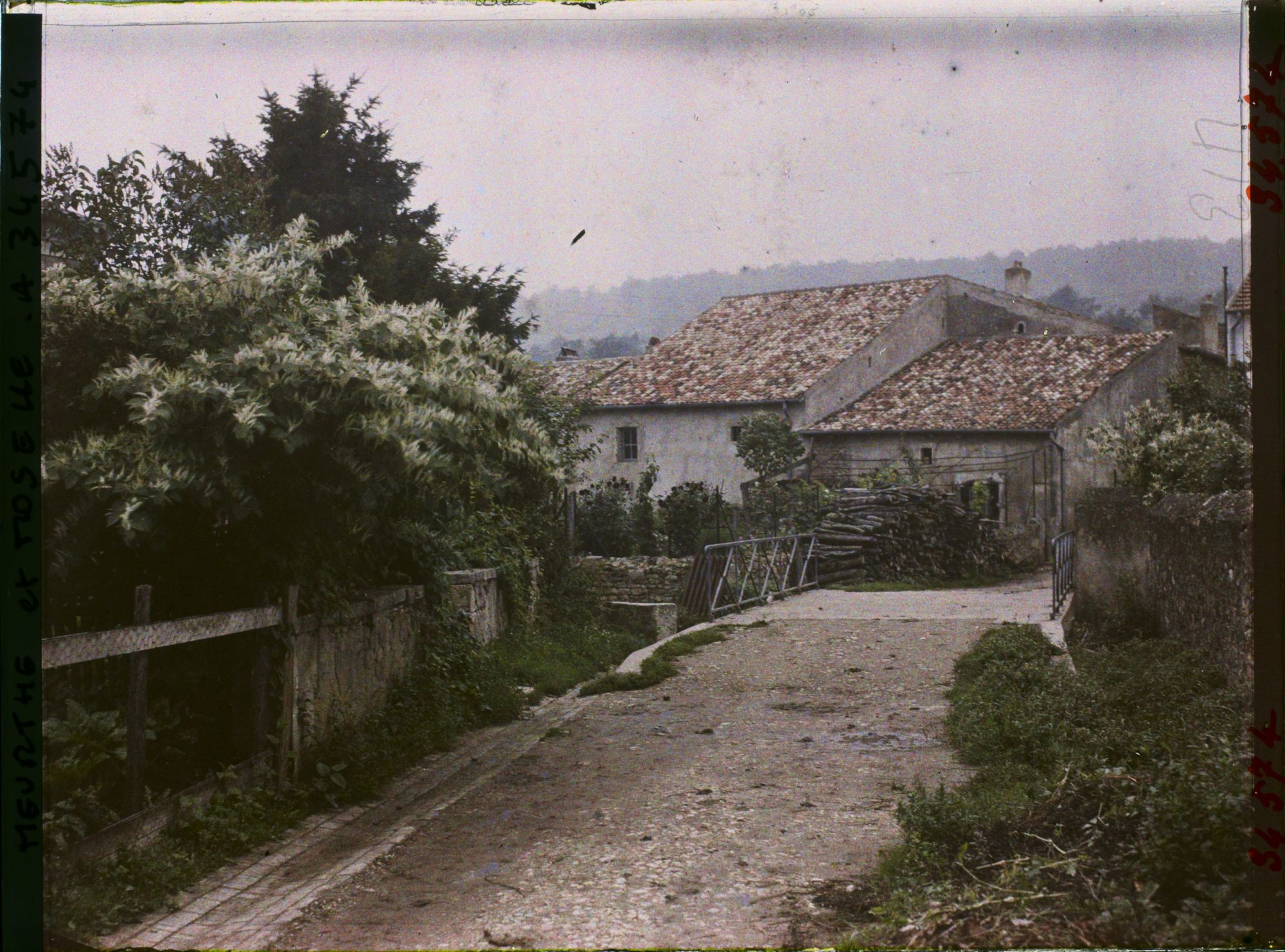 Image représentant France, Villers-sous-Premy, Un coin du Village