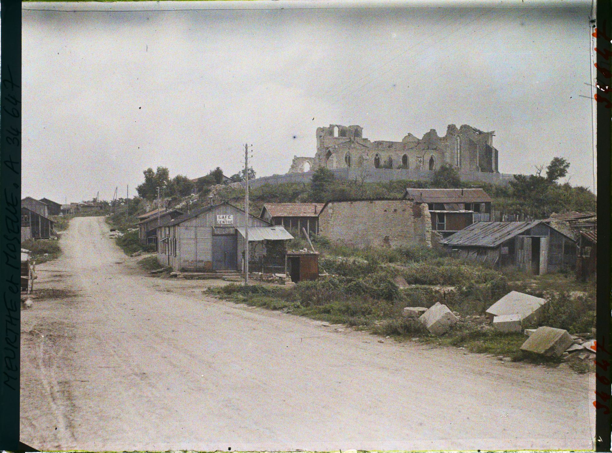Image représentant France, Flirey, Une vue sur les ruines de l'Eglise