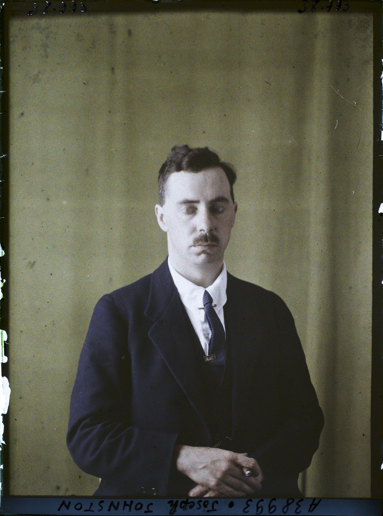 Image représentant Monsieur  https://musee-albert-kahn.s-museum.fr/home/NWQ2OTAwYzNmYjZlZTk1ZWQwODJmMjY4L2dlbmVyaWMtbm90aWNlLXRhYi9hdXRob3JpdHkvNjE3YTc5ZjVjZjhiODk2OGIzMzM3ZDIx/5d6900c3fb6ee95ed082f268/generic-notice-tab/authority/617a79ebcf8b8968b3336fc5 Joseph Johnston