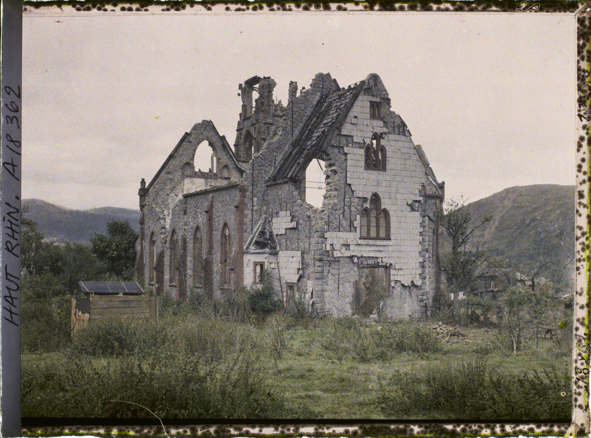 Image représentant France, Metzeral, L'Eglise de Metzeral, coté de l'abside
