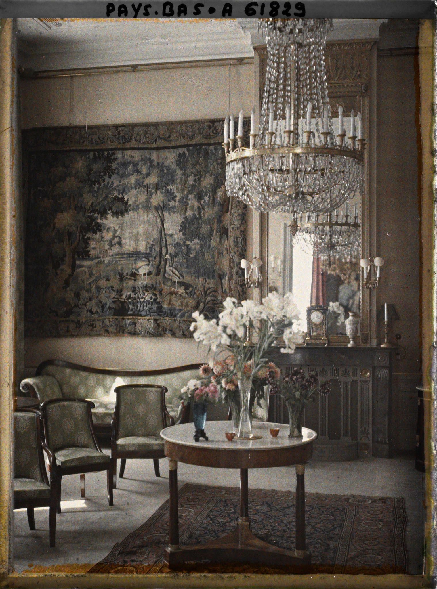 Image représentant Un salon de l'ambassade de France