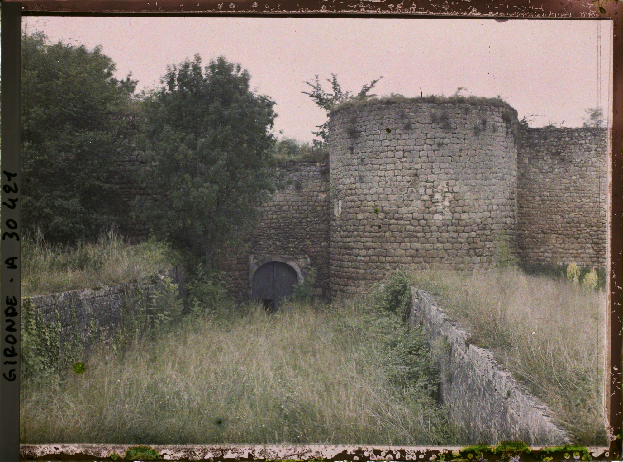 Image représentant France, Blaye, Ruines du Château de Garibert