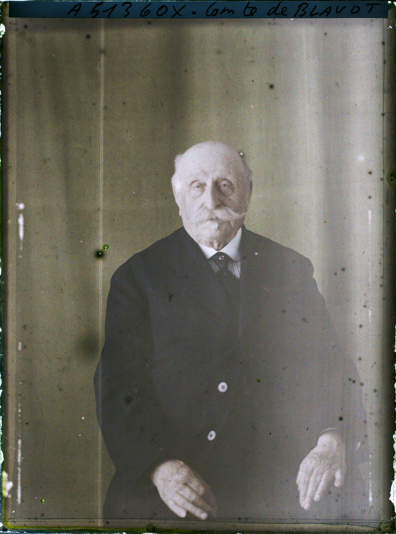 Image représentant https://musee-albert-kahn.s-museum.fr/home/NWQ2OTAwYzNmYjZlZTk1ZWQwODJmMjY4L2dlbmVyaWMtbm90aWNlLXRhYi9hdXRob3JpdHkvNjE3YTc5ZjVjZjhiODk2OGIzMzM3ZDIx/5d6900c3fb6ee95ed082f268/generic-notice-tab/authority/617a79ebcf8b8968b33368be Le Comte de Blavot