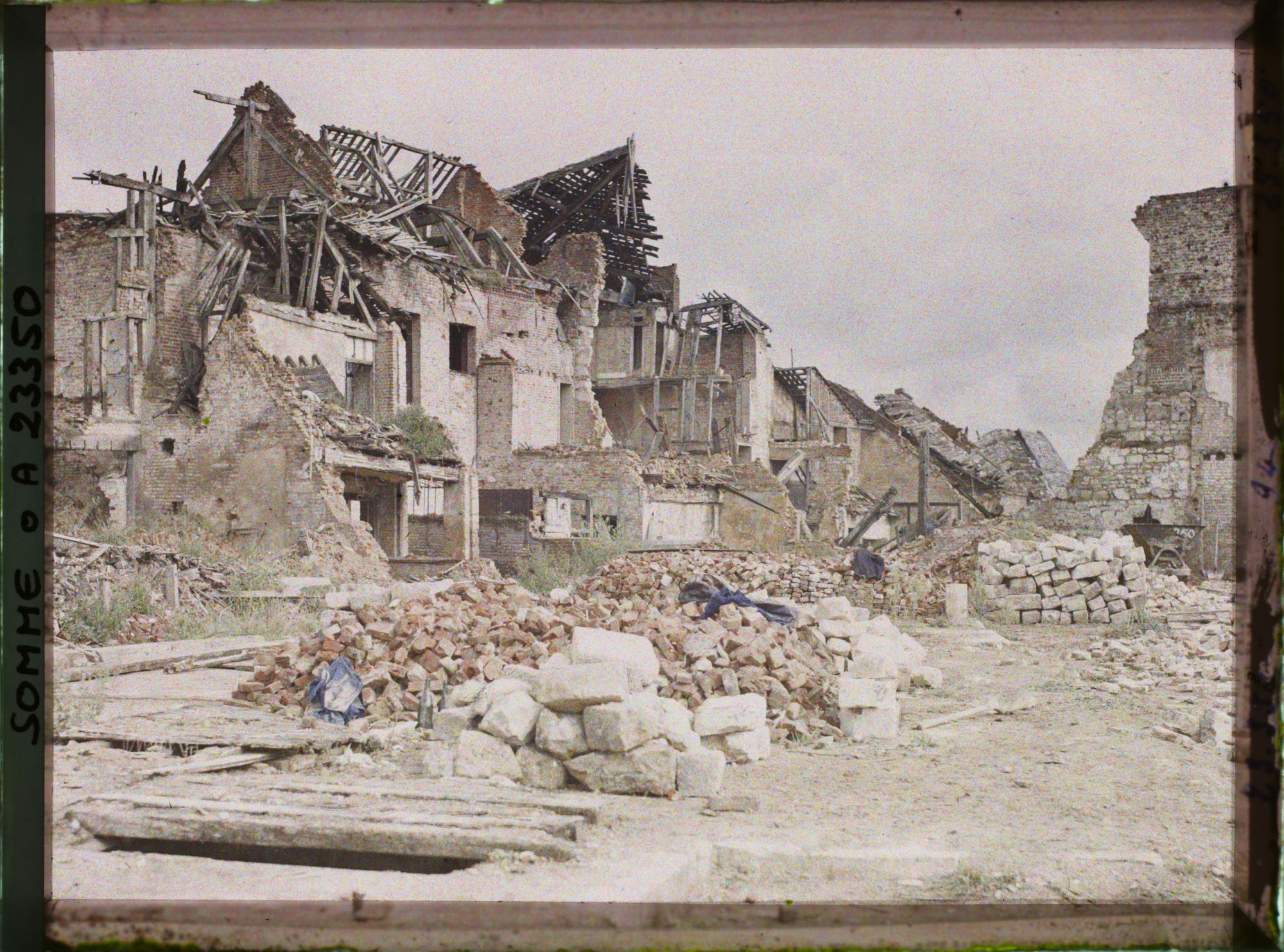 Image représentant France, Péronne, Quartier du Centre en ruines
