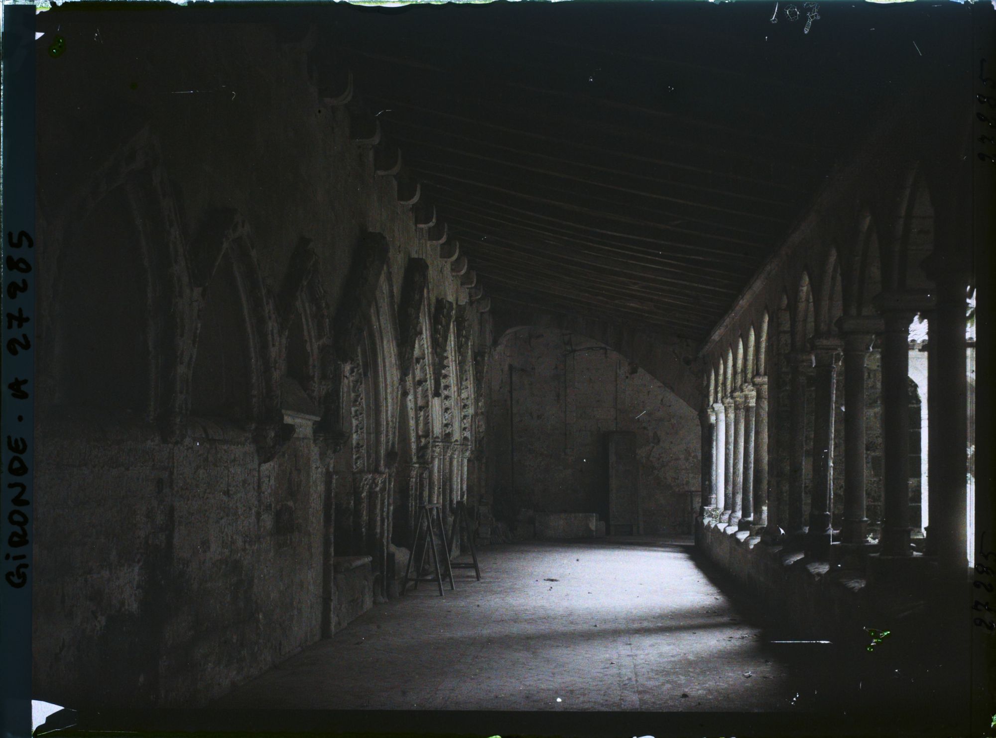 Image représentant St Emilion, Cloître de l'Eglise Collégiale