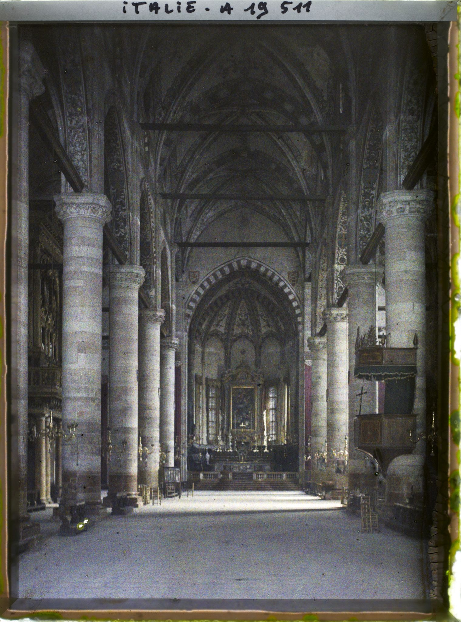 Image représentant Grande nef de la basilique Sainte Anastasie