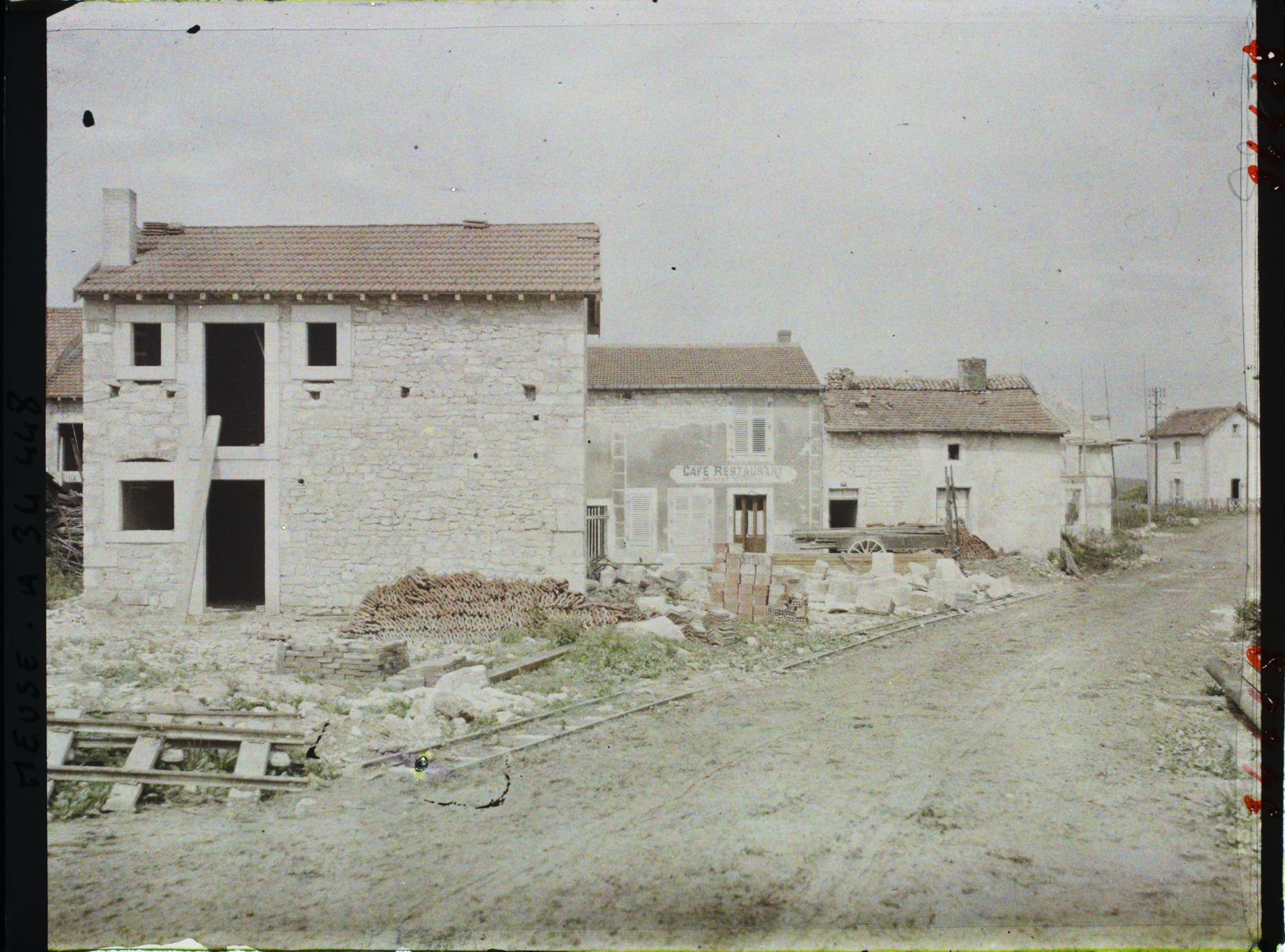 Image représentant France, Les Paroches, Reconstructions