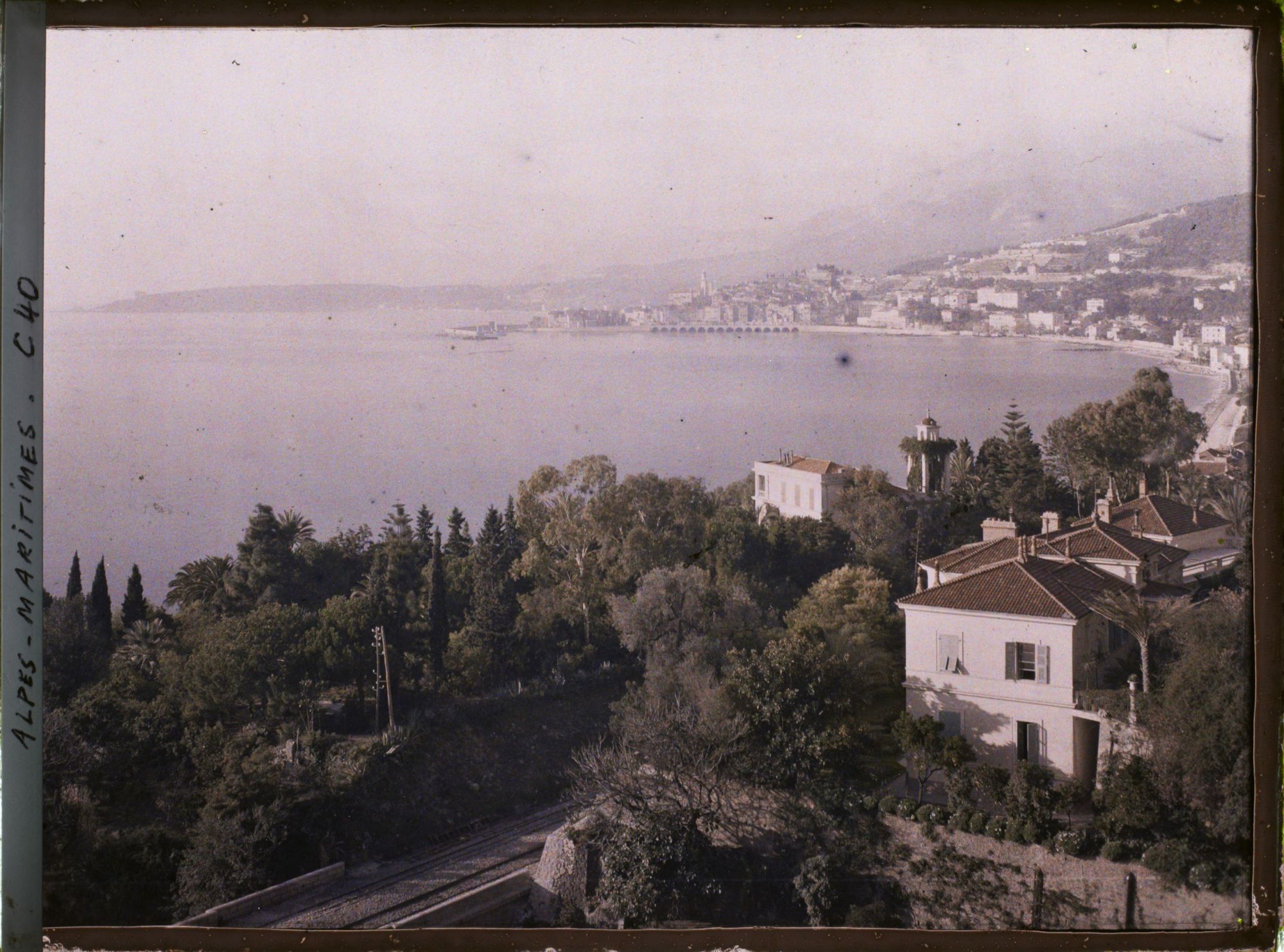 Image représentant Vue de la ville depuis la frontière italienne