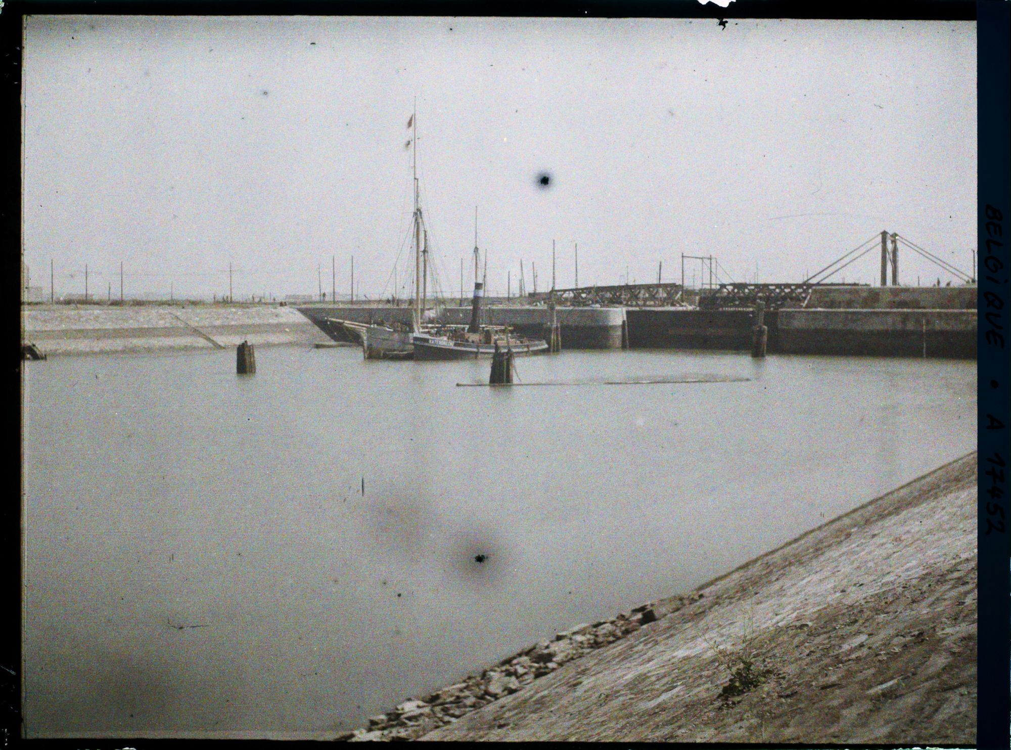 Image représentant Belgique, Zee Brugge, L'Ecluse du Chenal