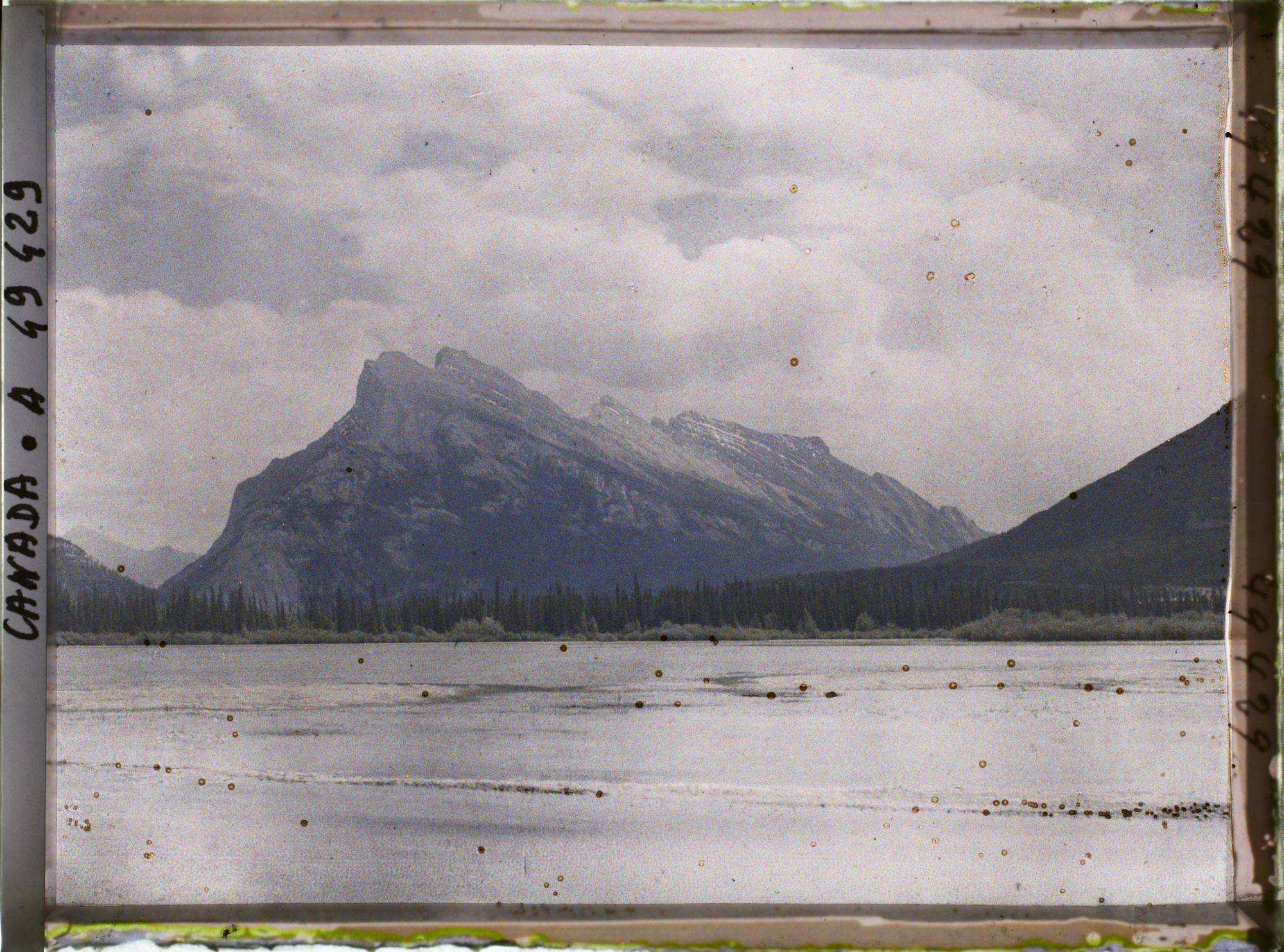 Image représentant Canada, Banff, Lac Vermillon et Mt Rundle