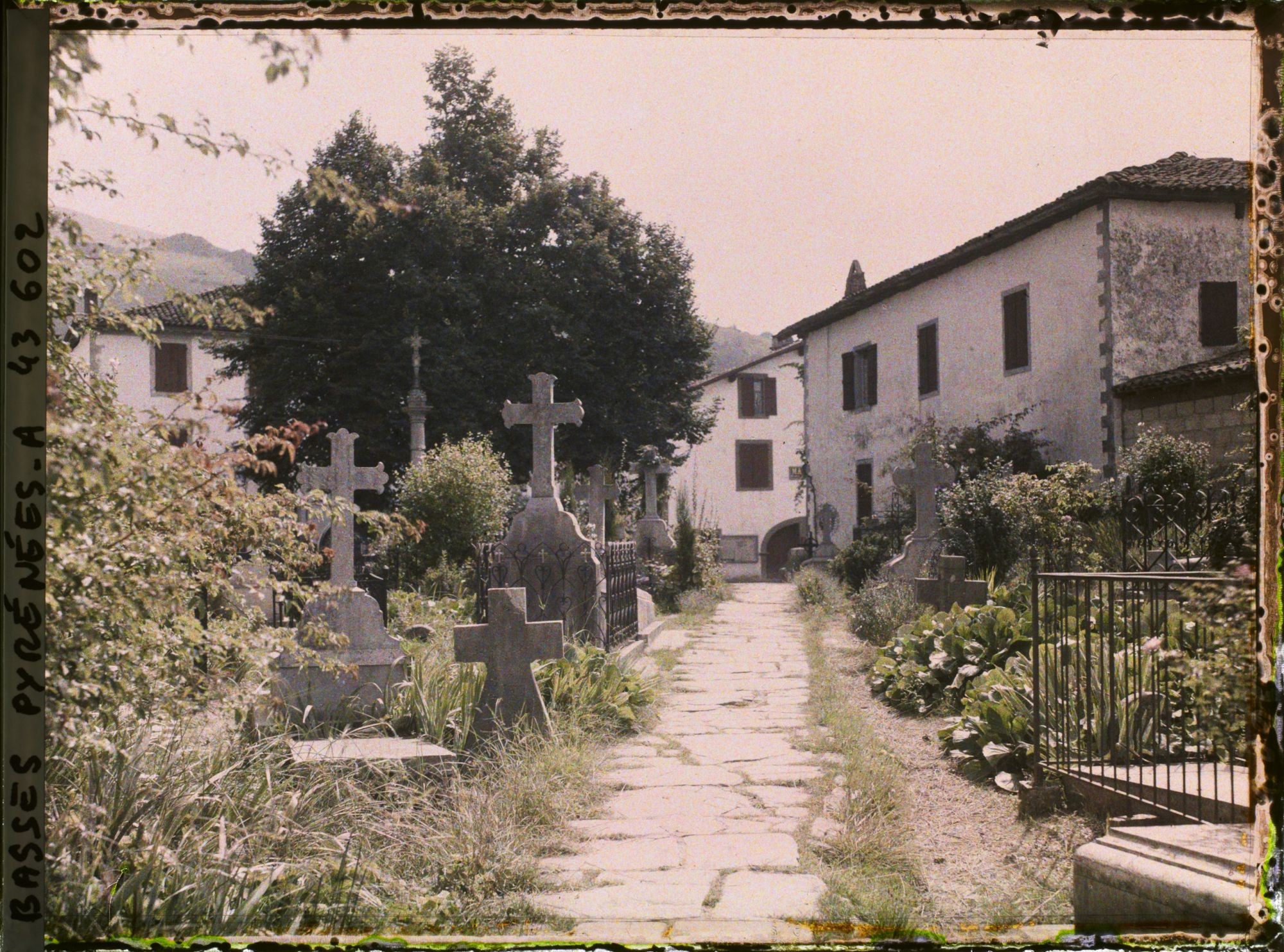 Image représentant France, Aïnhoa, Le Cimetière