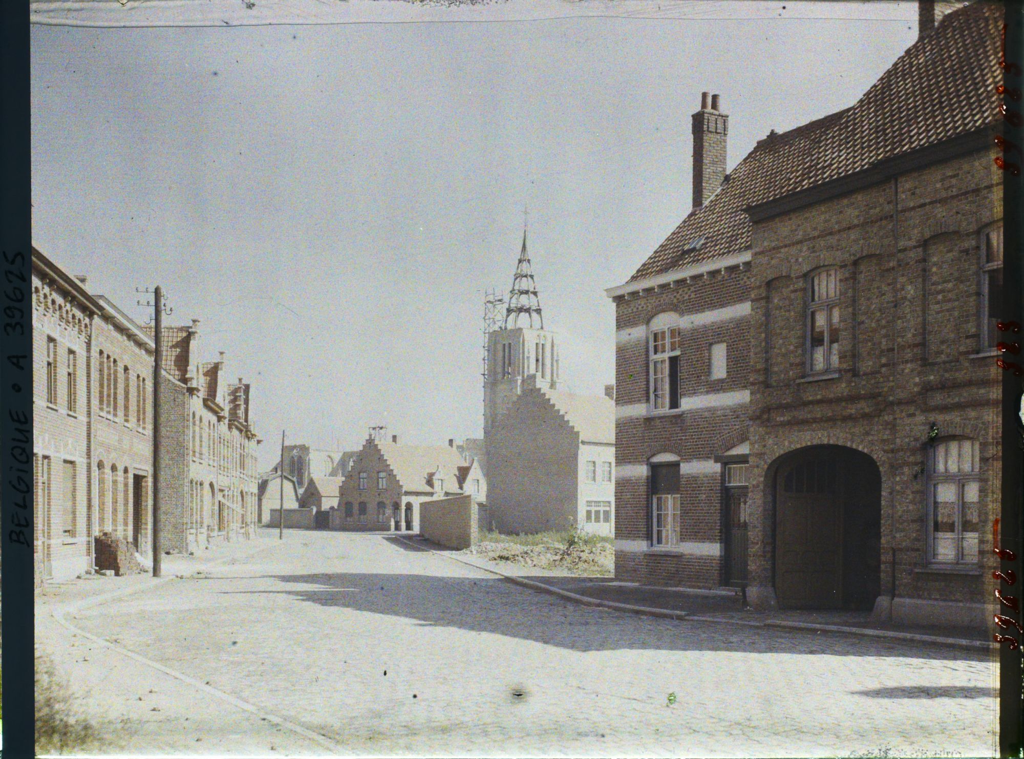Image représentant Belgique, Morsleade, Le Clocher de l'Eglise en construction