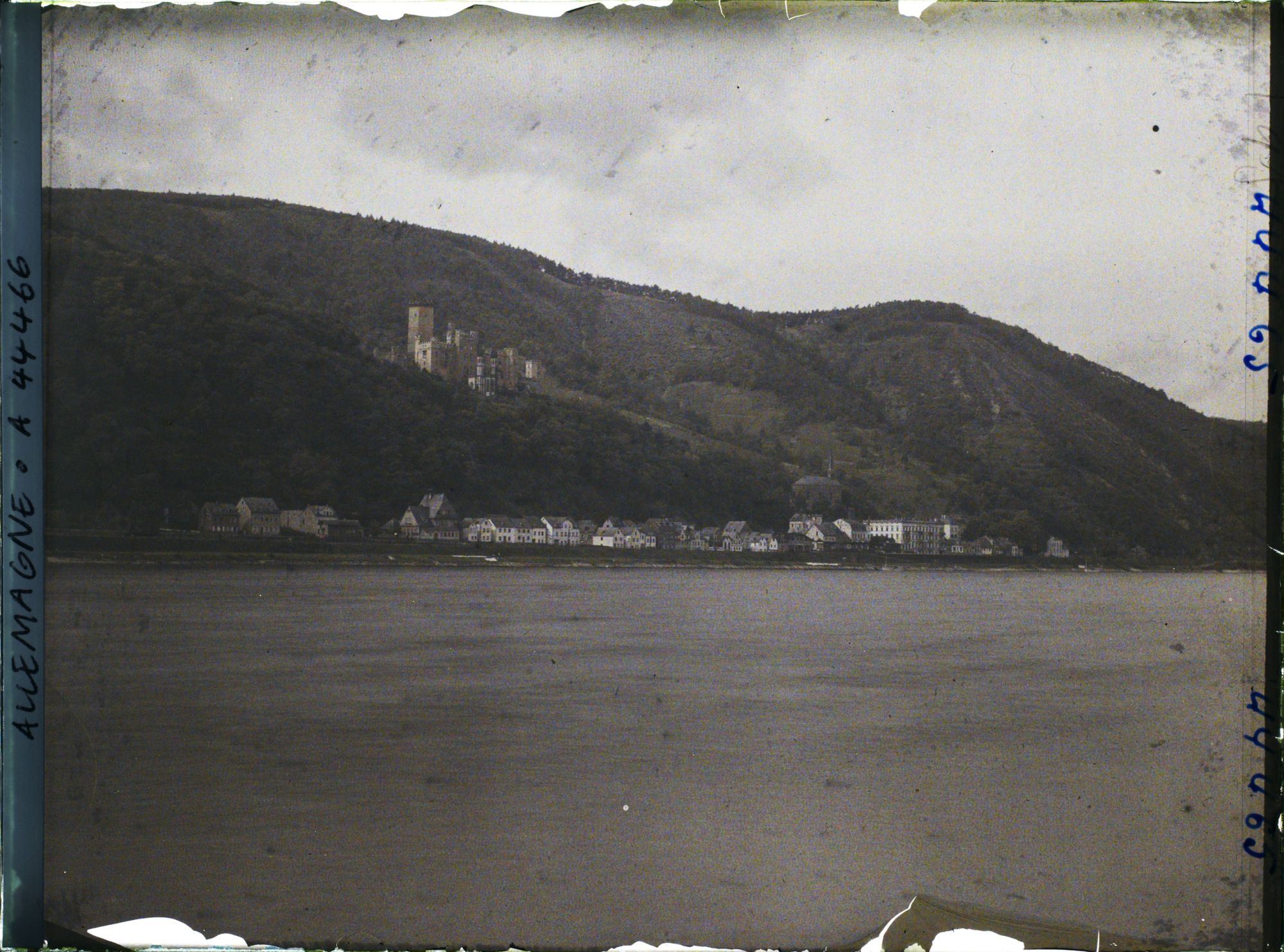 Image représentant Allemagne, Oberlahnstein, Vu vers Capellen et le Stolzenfels (plus gros)