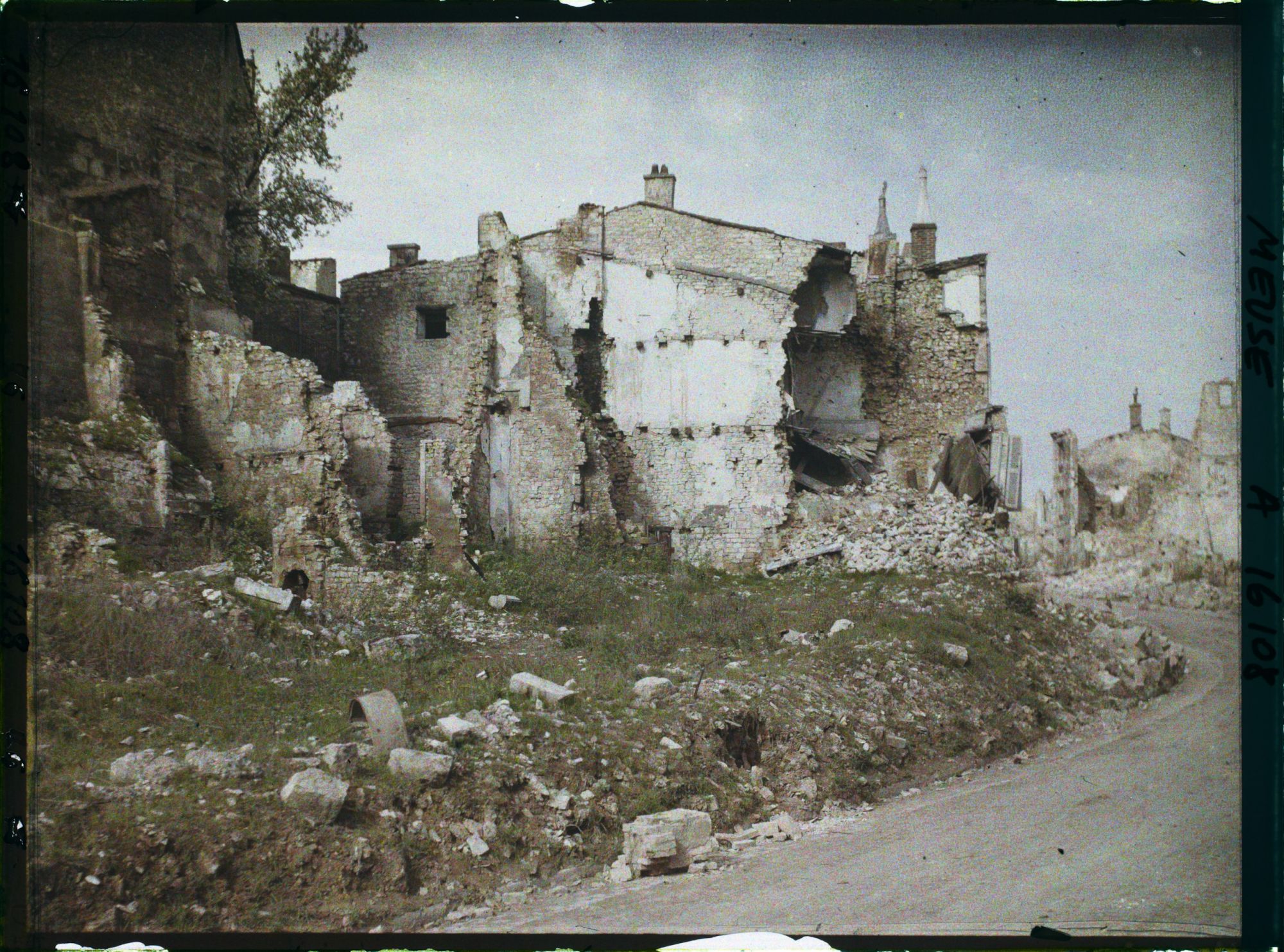 Image représentant France, Verdun, Ruines rue St Pierre vue prise du café du Balcon