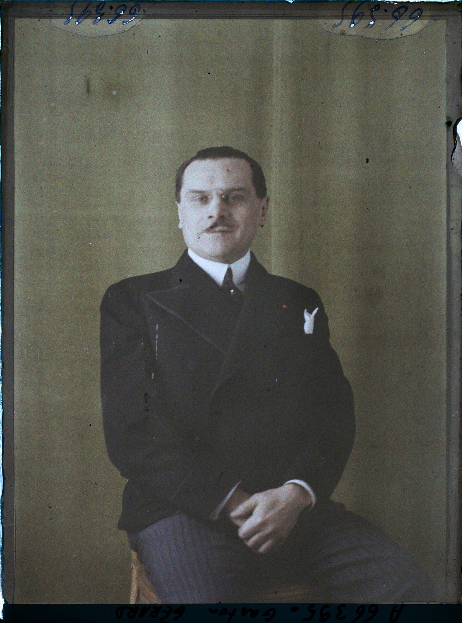 Image représentant Monsieur  https://musee-albert-kahn.s-museum.fr/home/NWQ2OTAwYzNmYjZlZTk1ZWQwODJmMjY4L2dlbmVyaWMtbm90aWNlLXRhYi9hdXRob3JpdHkvNjE3YTc5ZjVjZjhiODk2OGIzMzM3ZDIx/5d6900c3fb6ee95ed082f268/generic-notice-tab/authority/617a79ebcf8b8968b3336d9a Gaston Gérard