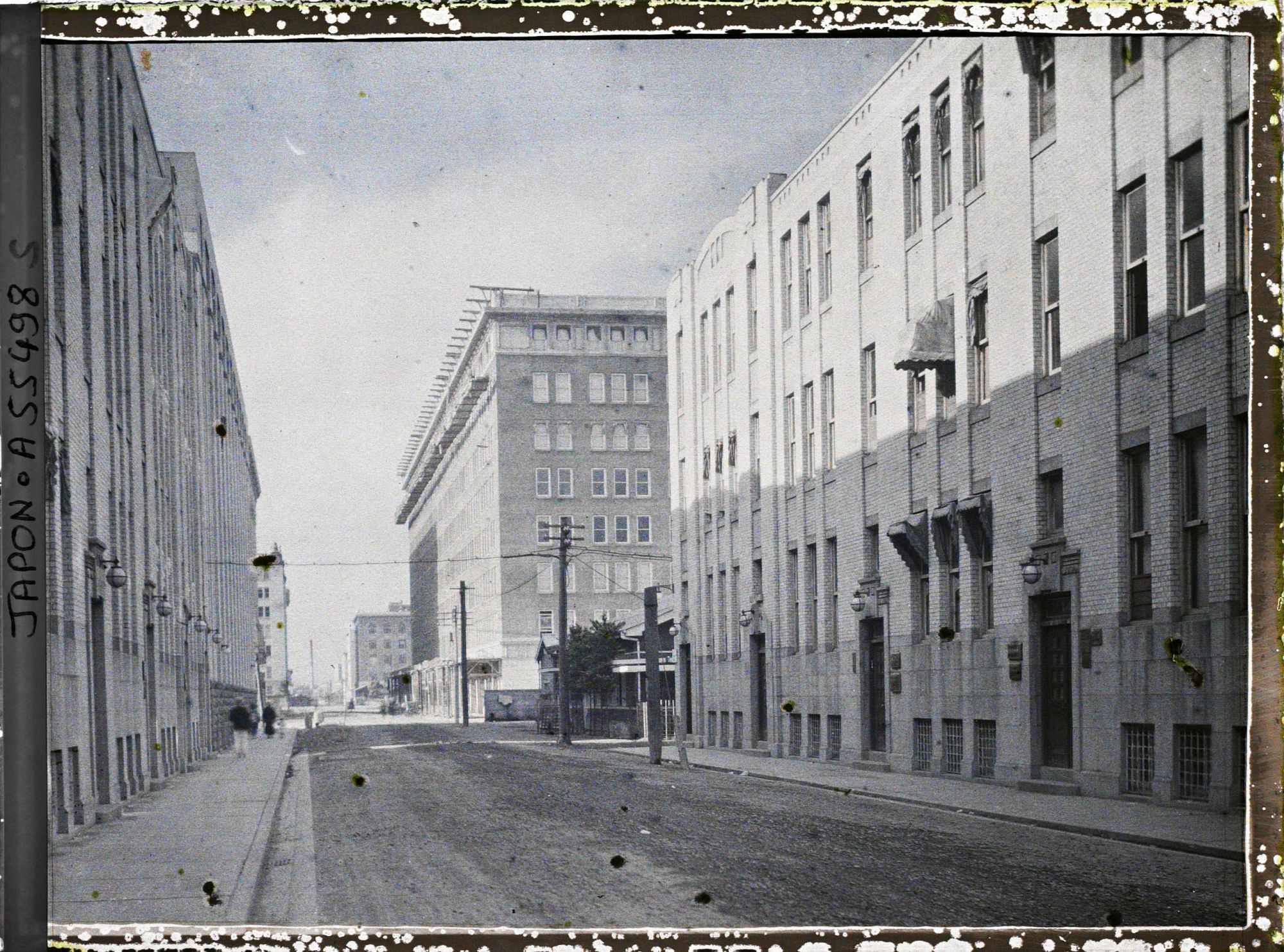 Image représentant Buildings d'une rue de Marunouchi (quartier des affaires, surnommé "Le Petit Londres")