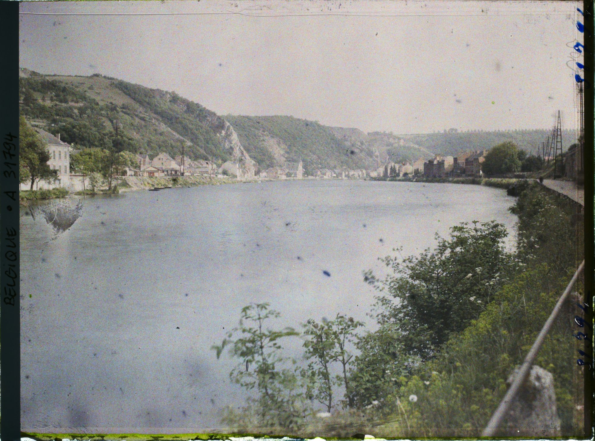 Image représentant Belgique, Dinant, Vue Générale sur la Meuse vers l'amont