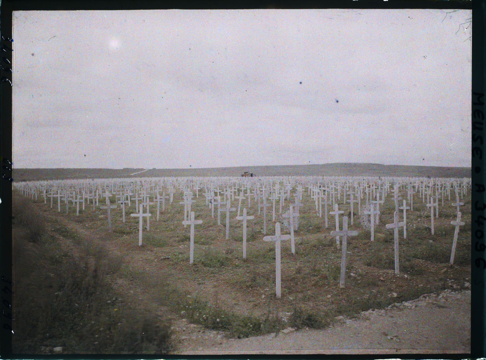 Image représentant France, Fleury, Vue d'ensemble prise de l'entrée