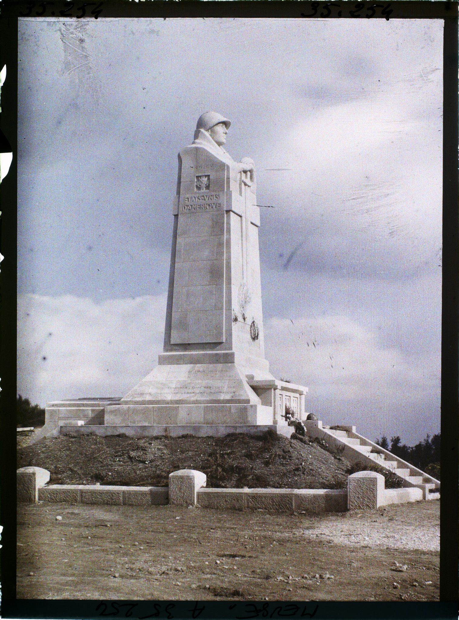 Image représentant Le monument ossuaire de la Haute-Chevauchée