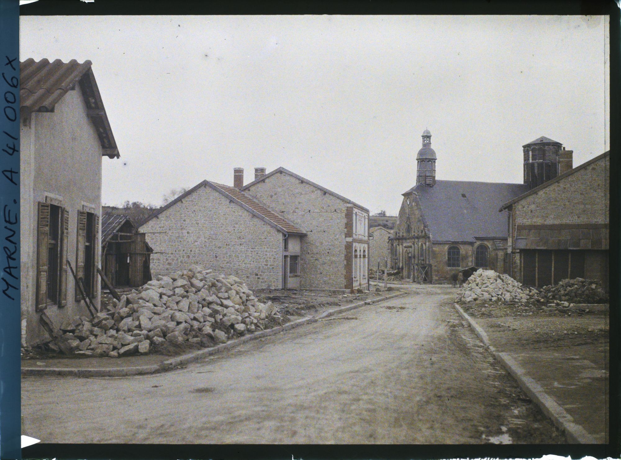 Image représentant France, Vienne le Château, Reconstructions, Vues diverses