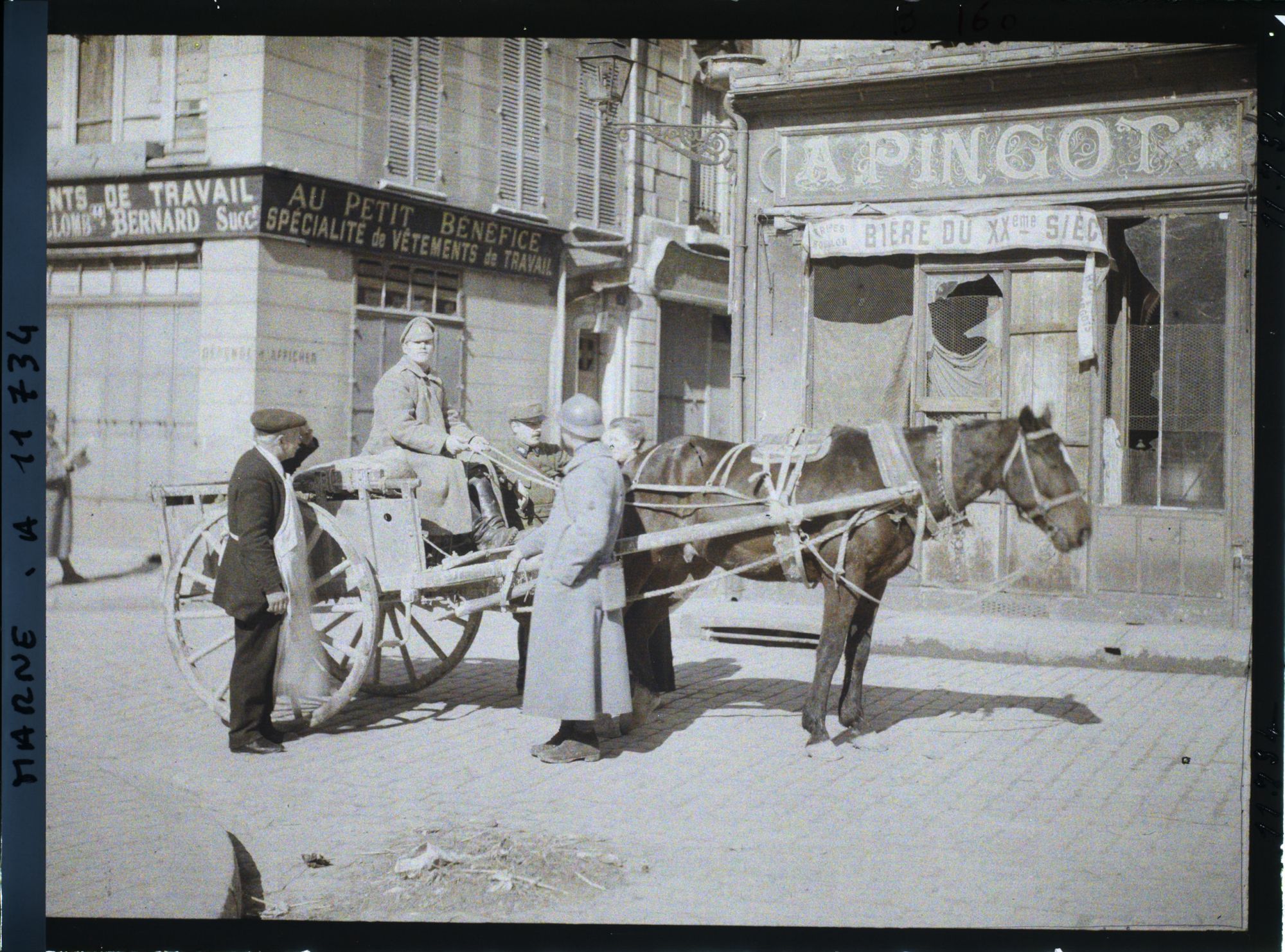 Image représentant France, Reims, Russe au ravitaillement