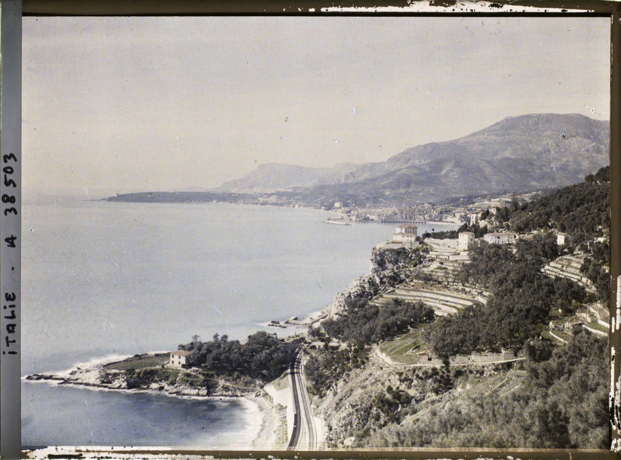 Image représentant Panorama sur Menton et le Cap Martin depuis le village de Grimaldi