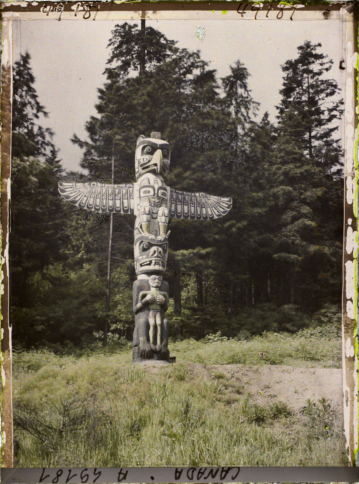 Image représentant Canada, Vancouver, Totem, figure de droite