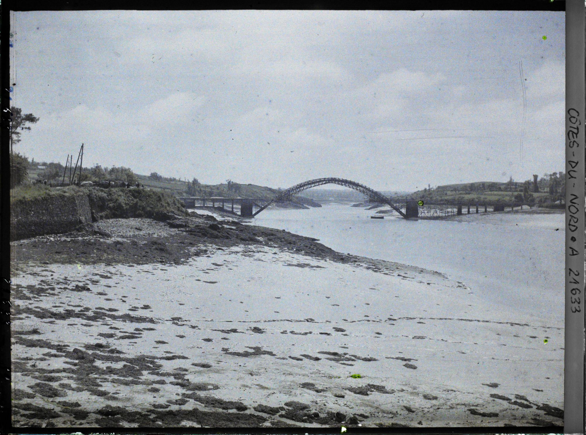 Image représentant Le Jaudy vers l'amont, vue prise du pont Canada