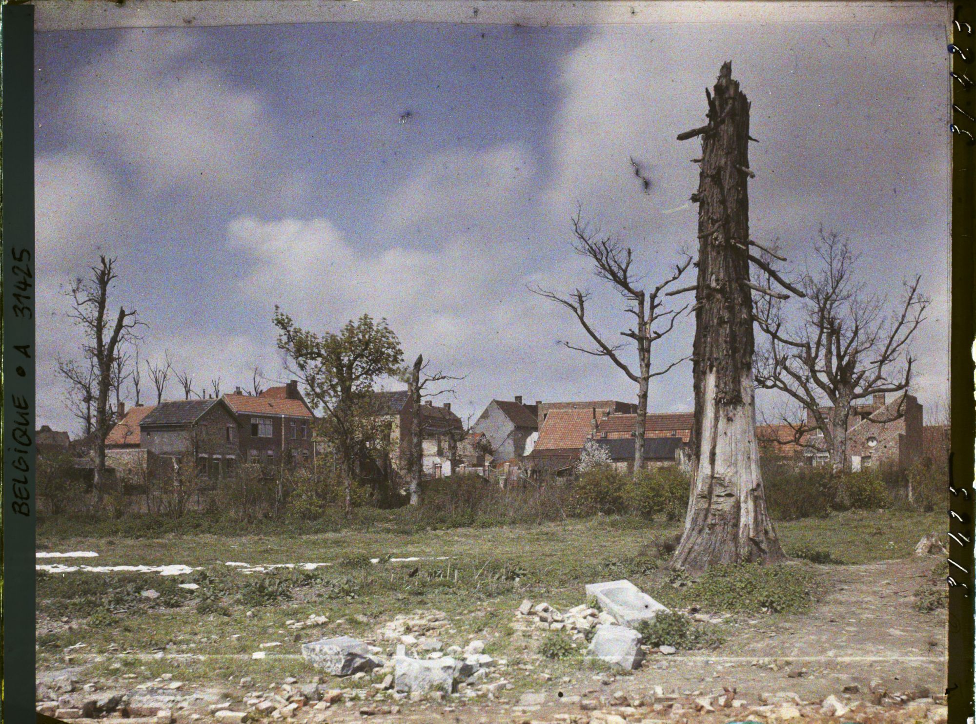 Image représentant Belgique, Neuve Eglise, Un Coin du Village