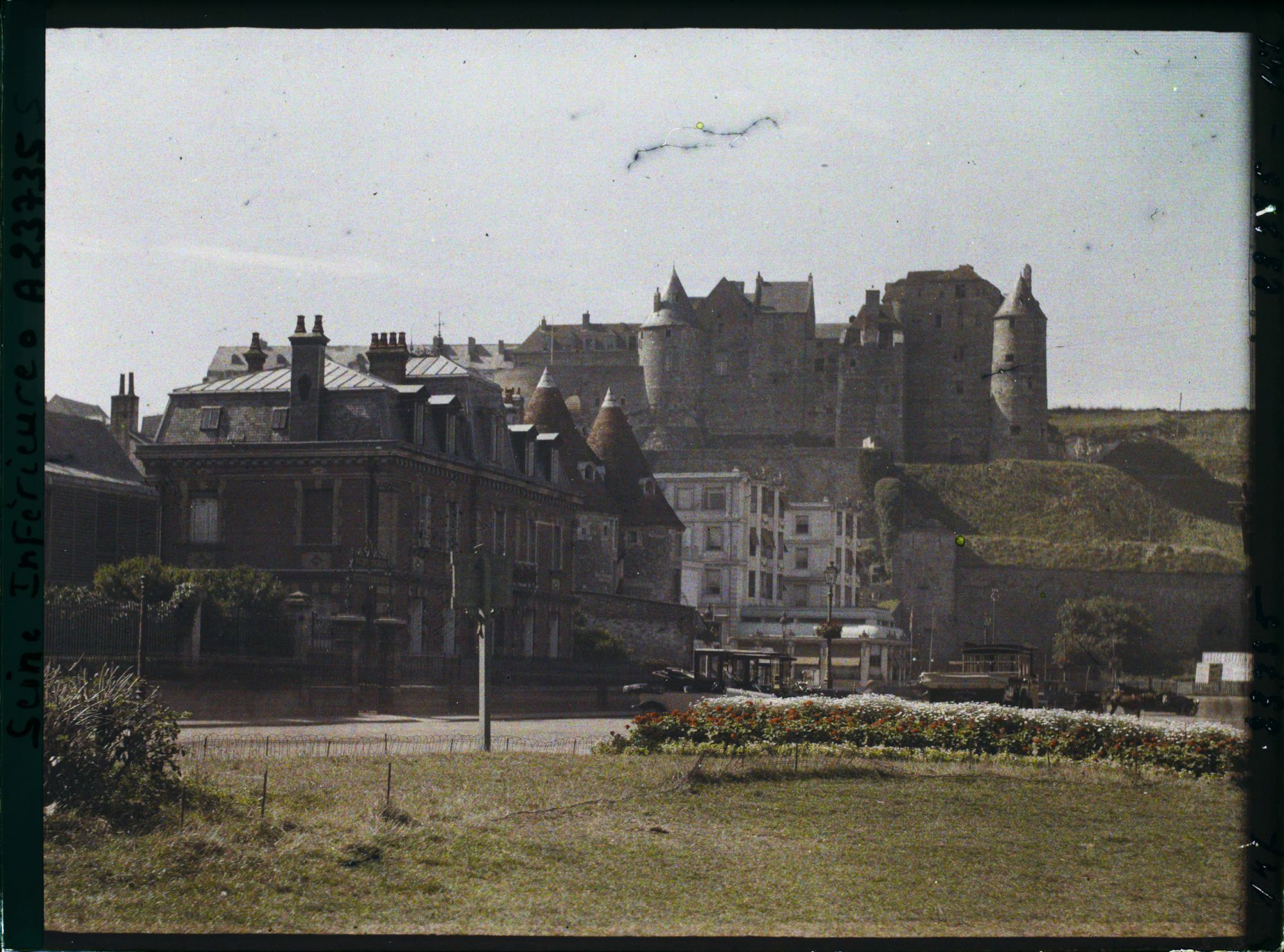 Image représentant Le château vu de la plage