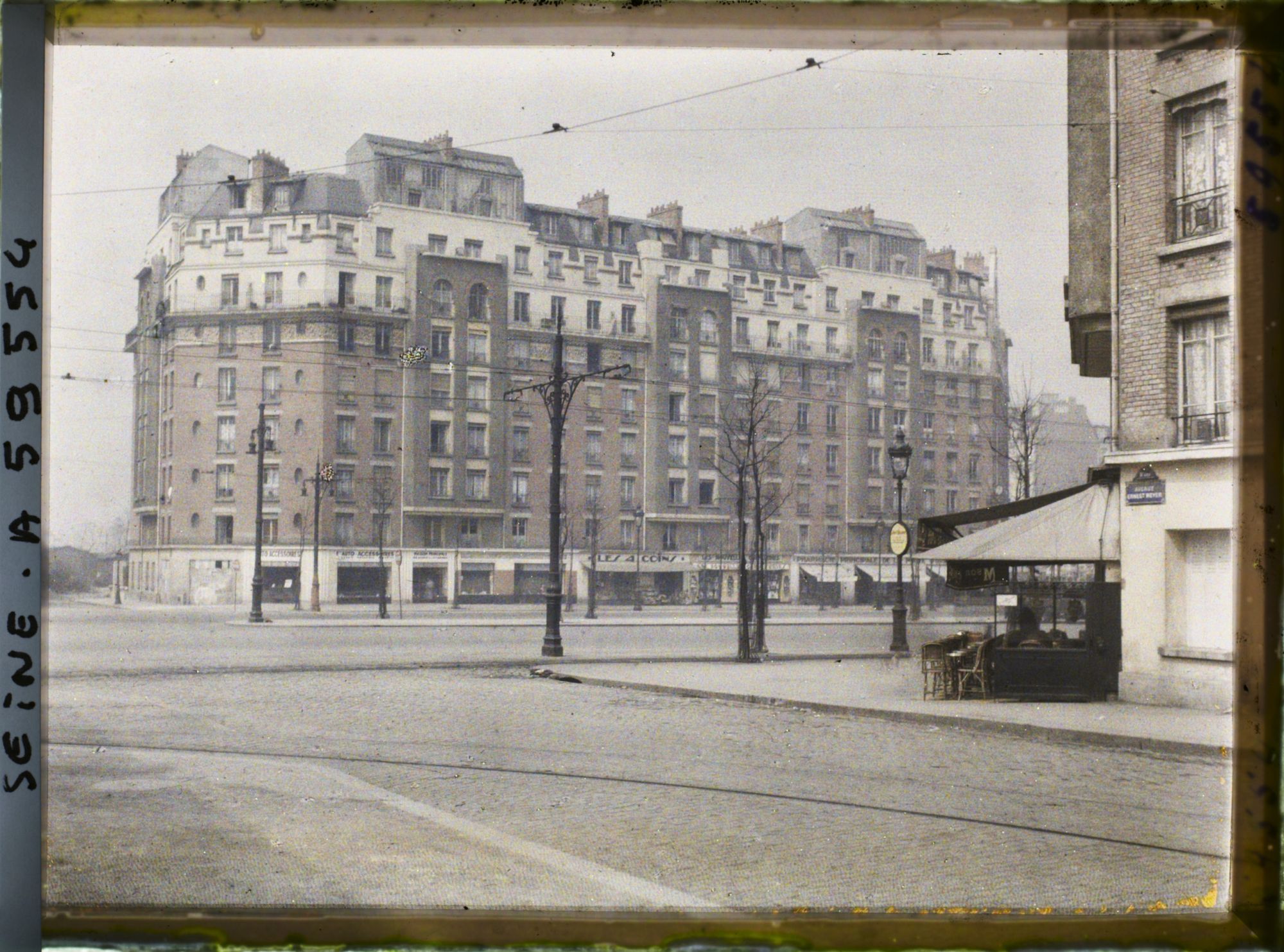 Image représentant La rue Ernest-Reyer et la place de la porte d'Orléans (actuelle place du 25-août-1944), emplacement de l'ancien bastion 80 de l'enceinte fortifiée