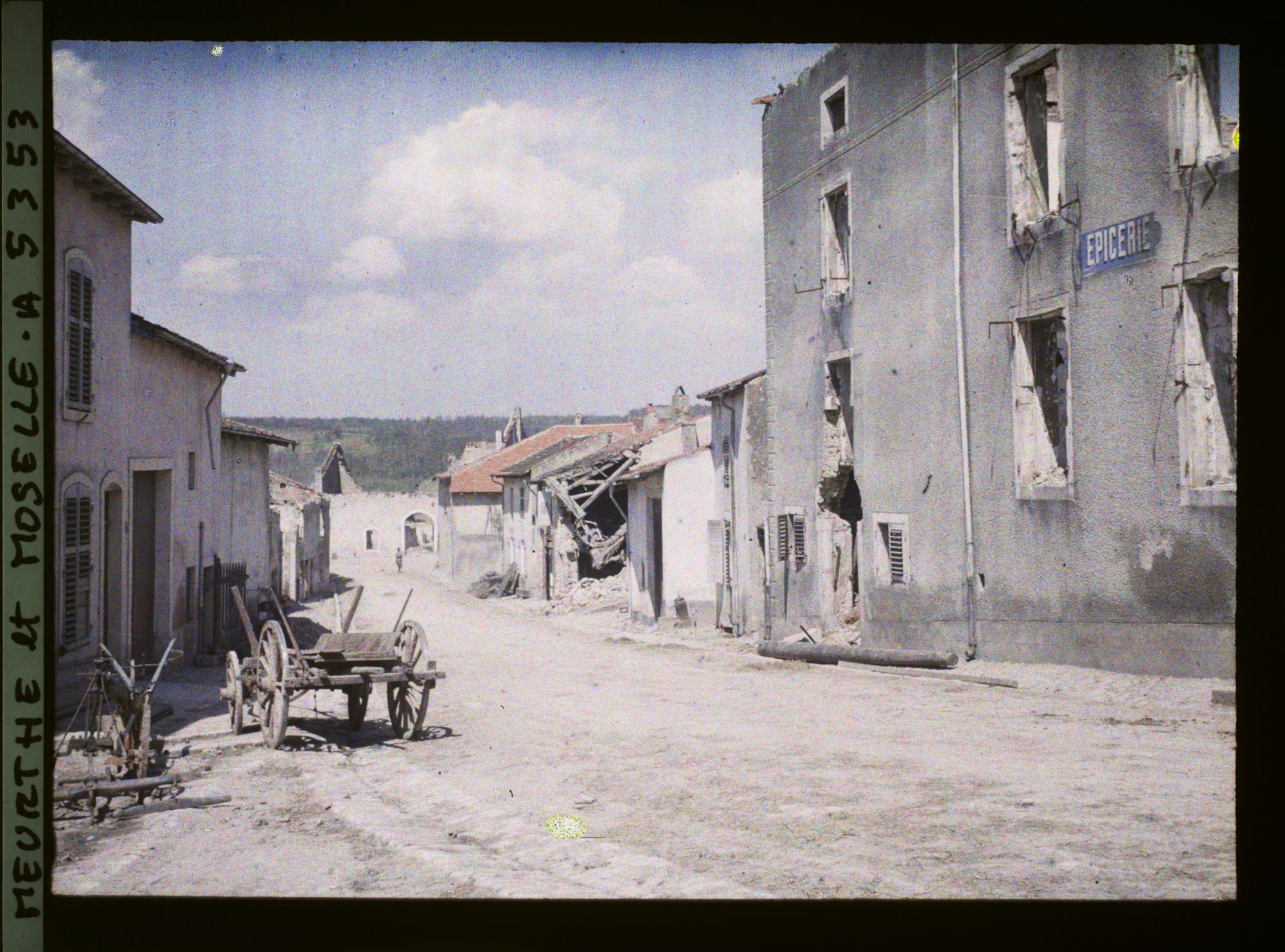Image représentant France, Crévic, La rue descendante de Crévic