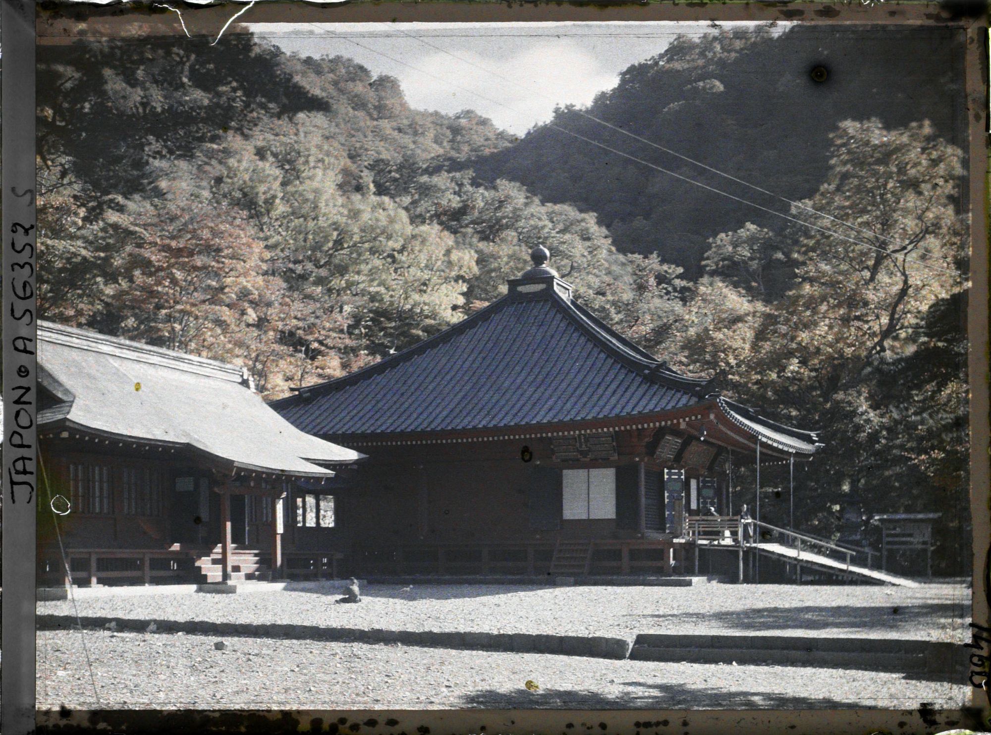 Image représentant Temple Tachiki Kannon, sur la rive orientale du lac Chuzenji